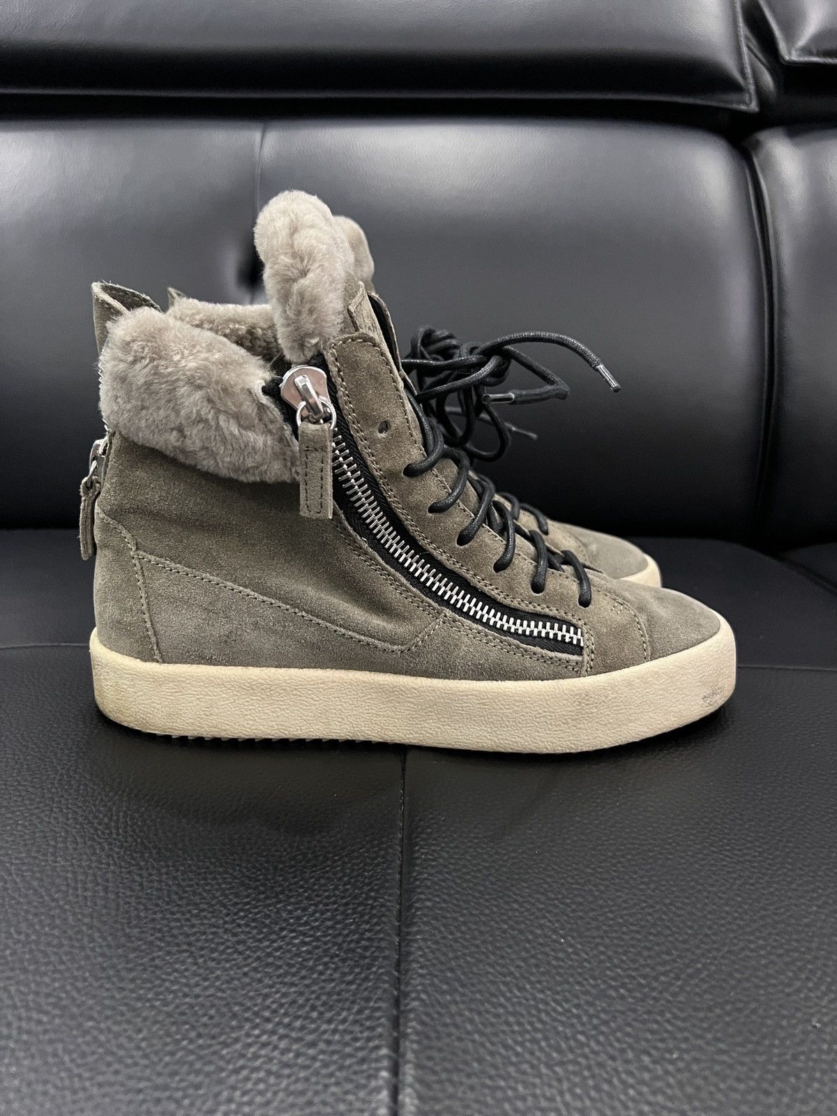 Giuseppe Zanotti Giuseppe Zanotti Shearling High-Top Sneakers Size US 7 / IT 37 - 7 Thumbnail