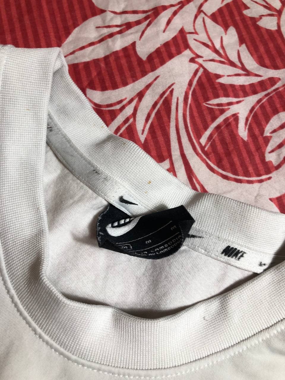 Nike × Vintage 90s Nike Central Swoosh Vintage Y2K Oversized Retro T-Shirt Size US M / EU 48-50 / 2 - 2 Thumbnail