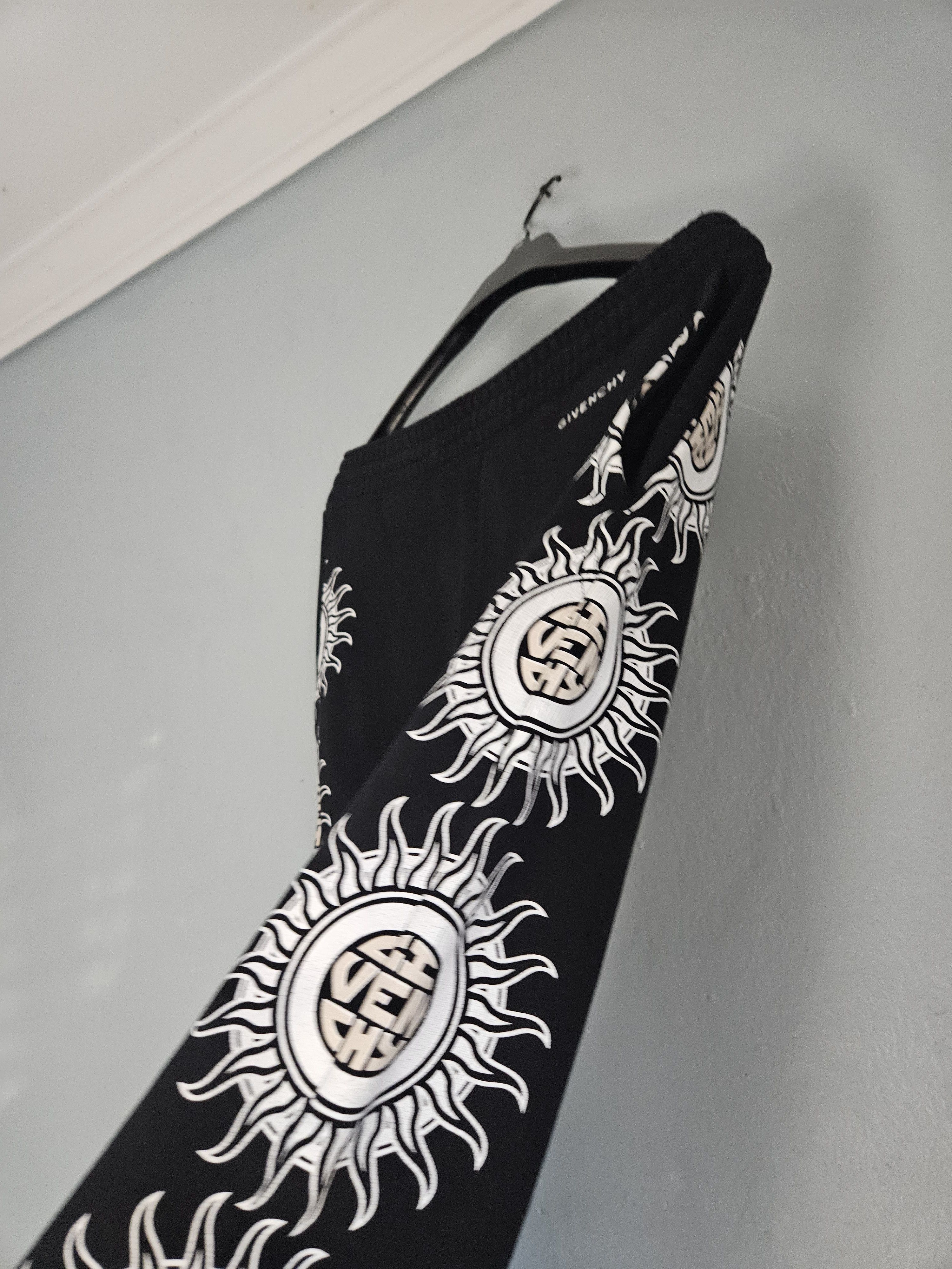 Givenchy Givenchy Sun Logo Black Joggers Size US 30 / EU 46 - 4 Thumbnail