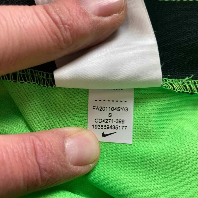 Nike NEW Chelsea 2020-21 Nike goalkeeper football jersey size S Size US S / EU 44-46 / 1 - 7 Thumbnail