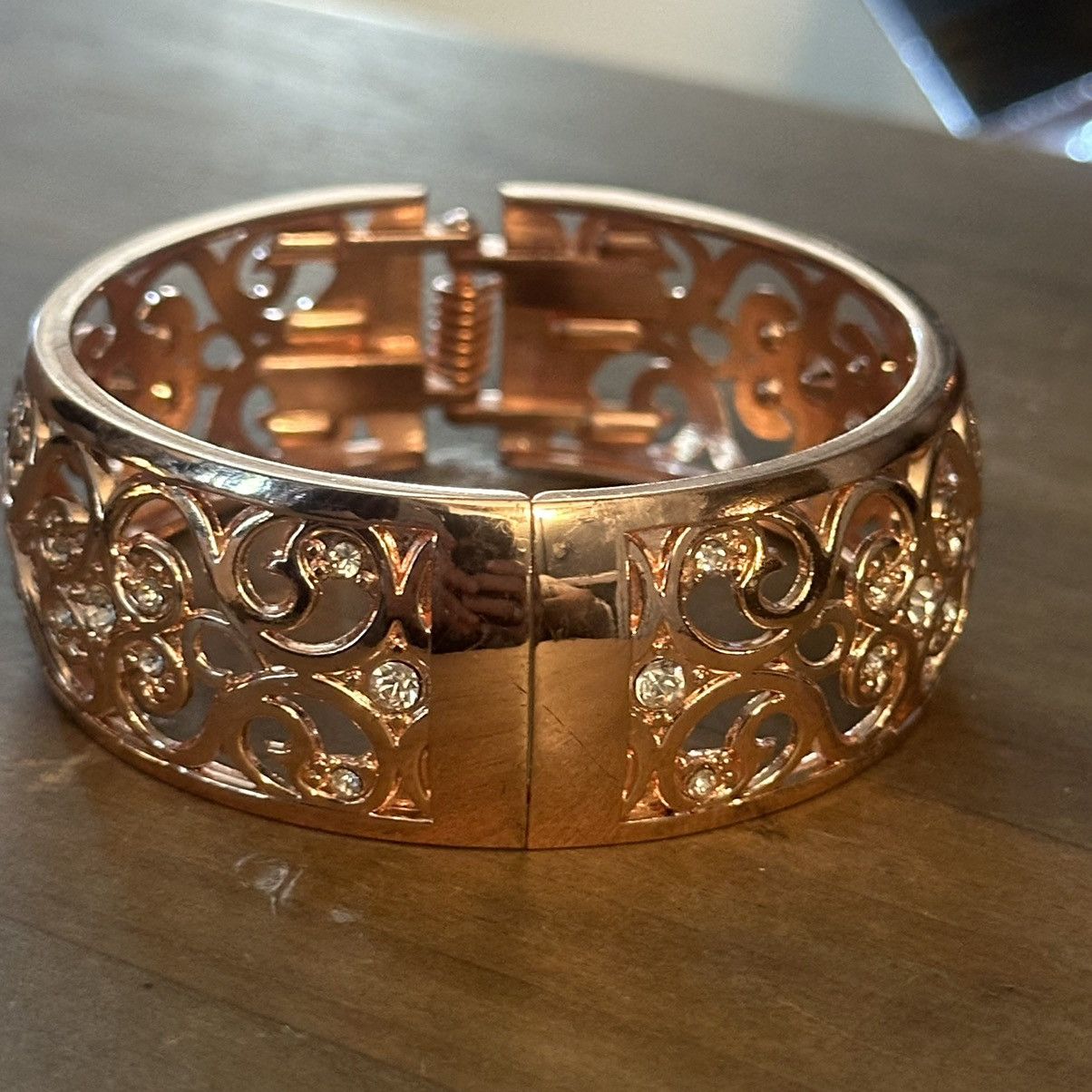 Other Rose gold filigree rhinestone hinged bangle bracelet Size ONE SIZE - 5 Thumbnail