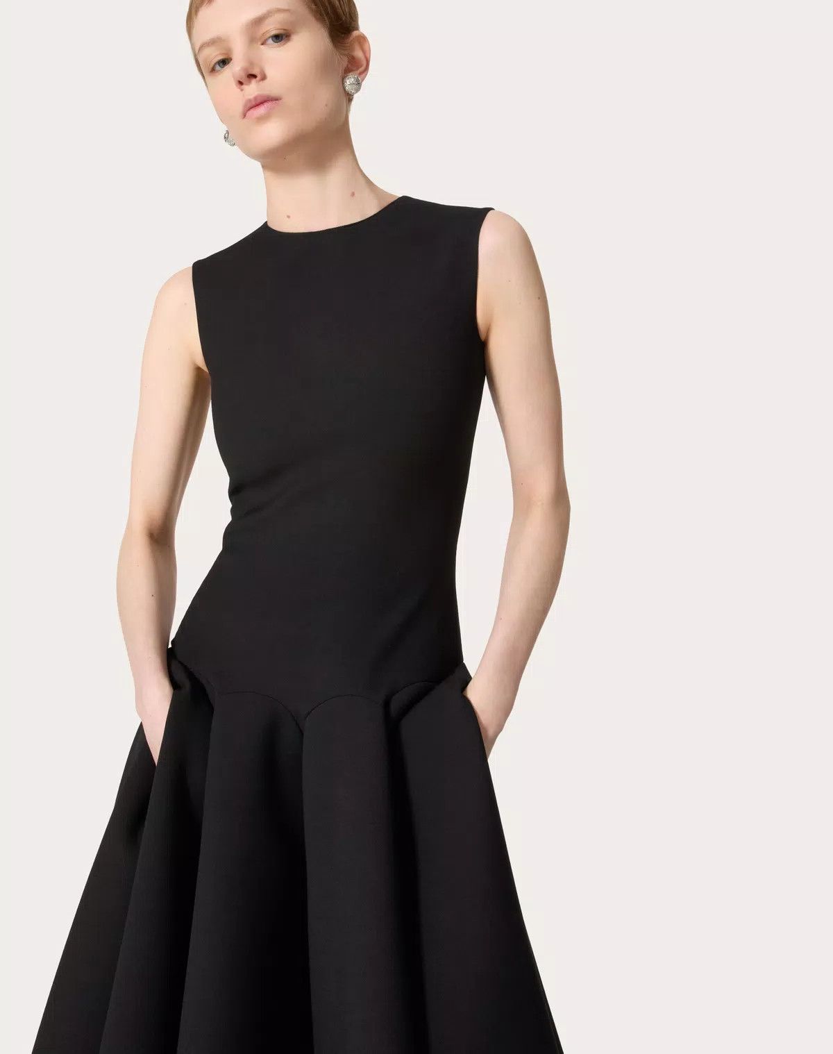 Valentino o1s1wg110426 Luxury Crepe Midi Dress in Black Size M / US 6-8 / IT 42-44 - 7 Thumbnail