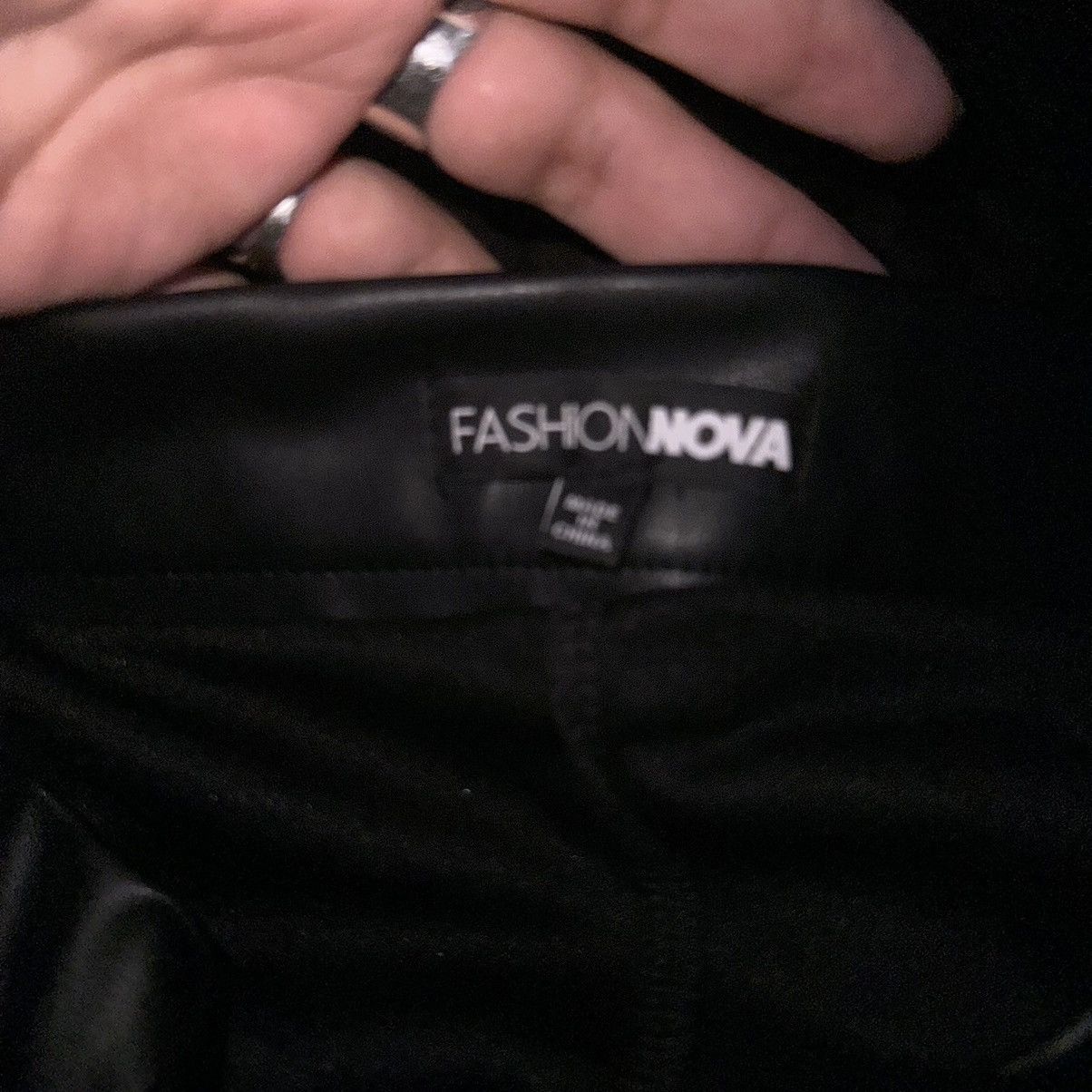 Fashion Nova × Vintage Womens Fashion Nova Cute Mini Skirt Size Small Faux Leather Size 26" / US 2 / IT 38 - 2 Thumbnail