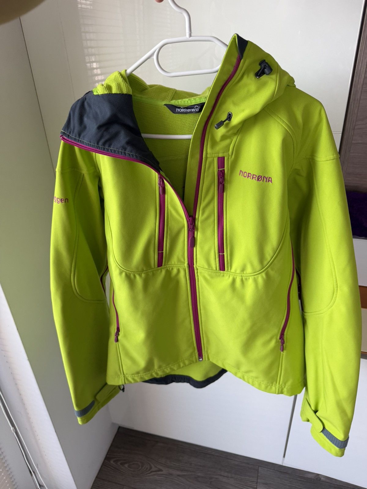 Norrona Norrona Trollveggen Flex3 Birch Tree Green Woman’s Jacket Size L / US 10 / IT 46 - 1 Thumbnail