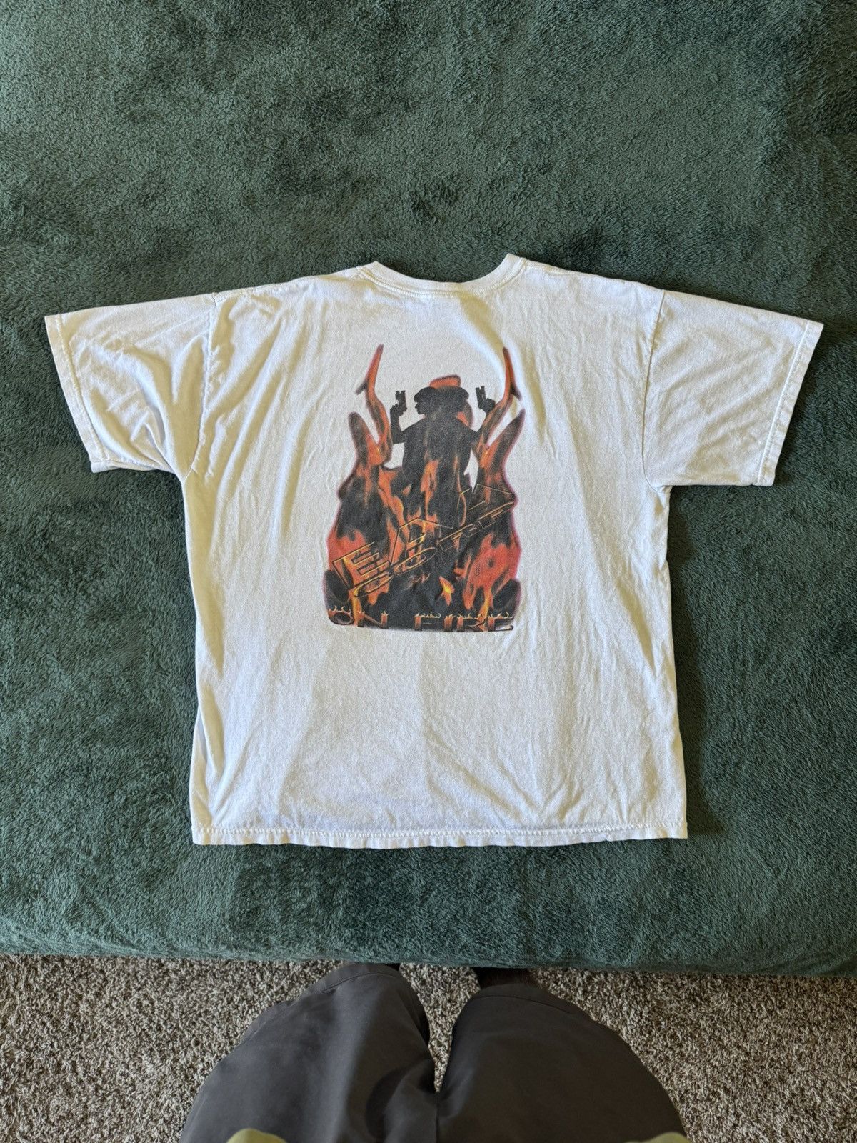Vintage Rare 90s EAA Corp Dual Girl with Guns Tee Size US XL / EU 56 / 4 - 1 Thumbnail