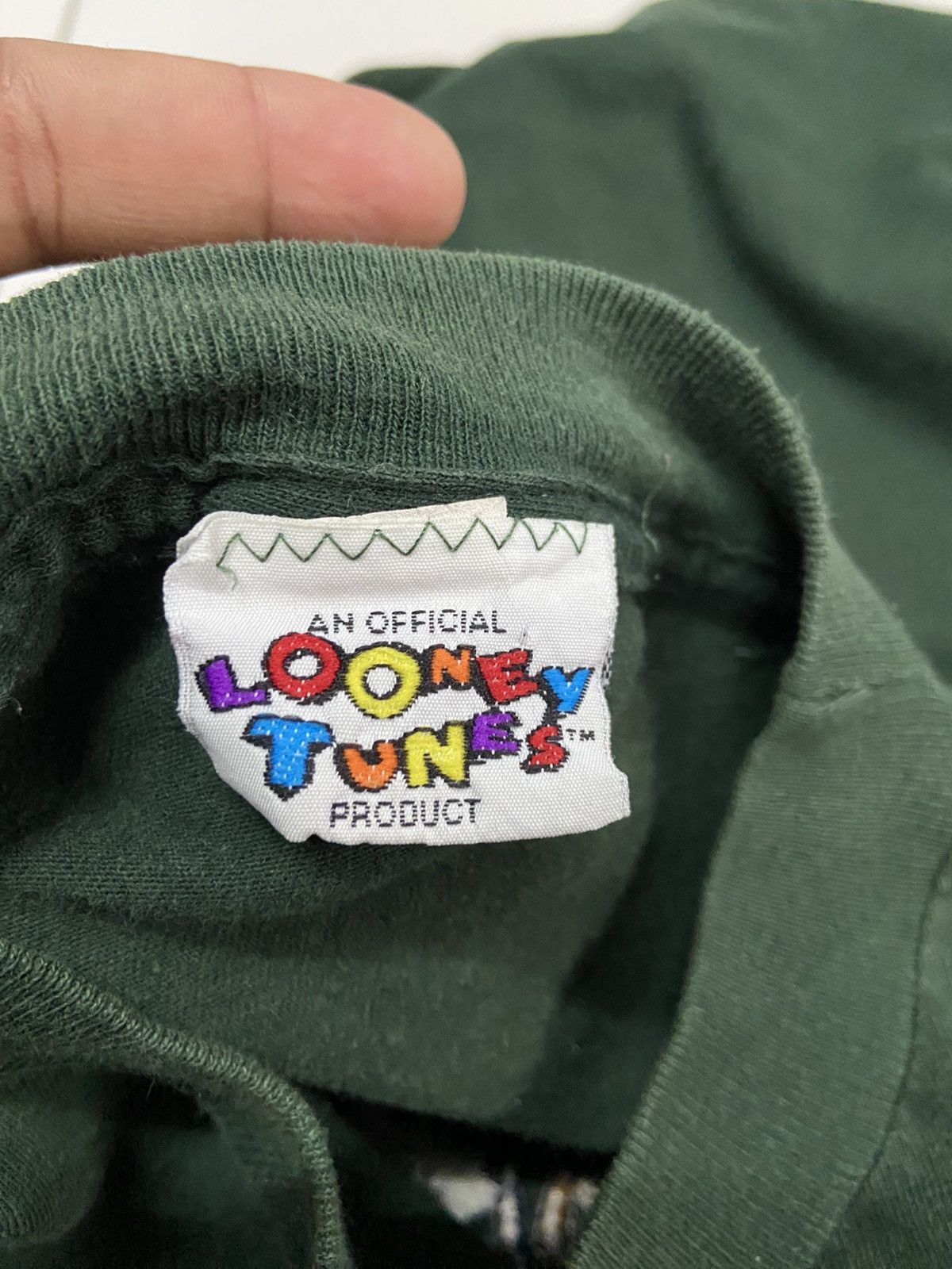 Vintage VINTAGE 1996 LOONEY TUNES TAZMANIA TEE SHIRT Size US L / EU 52-54 / 3 - 9 Thumbnail