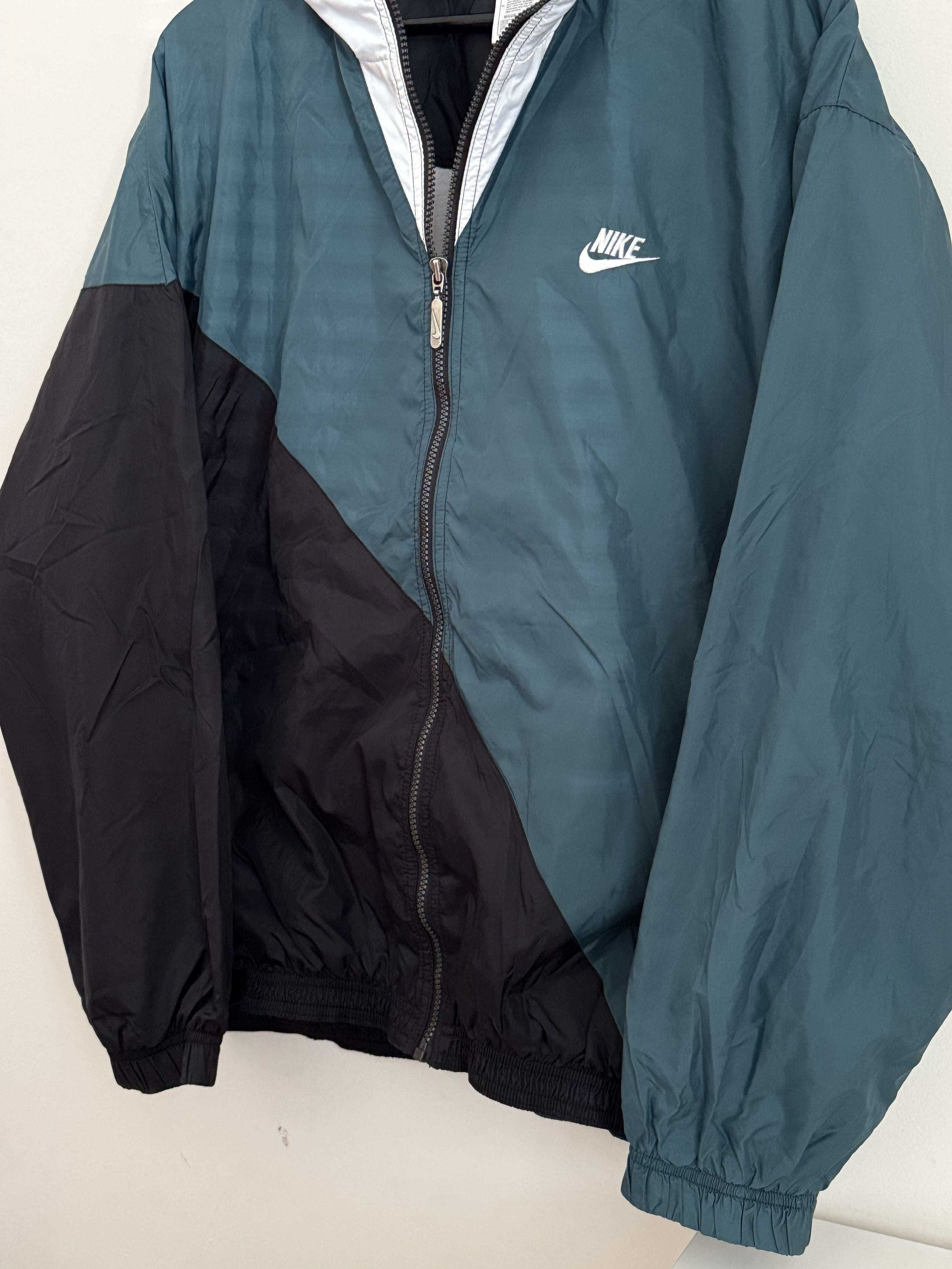 Nike Nike Windbreaker Jacket Large Big Swoosh Colorblock Jacket Size US L / EU 52-54 / 3 - 6 Thumbnail