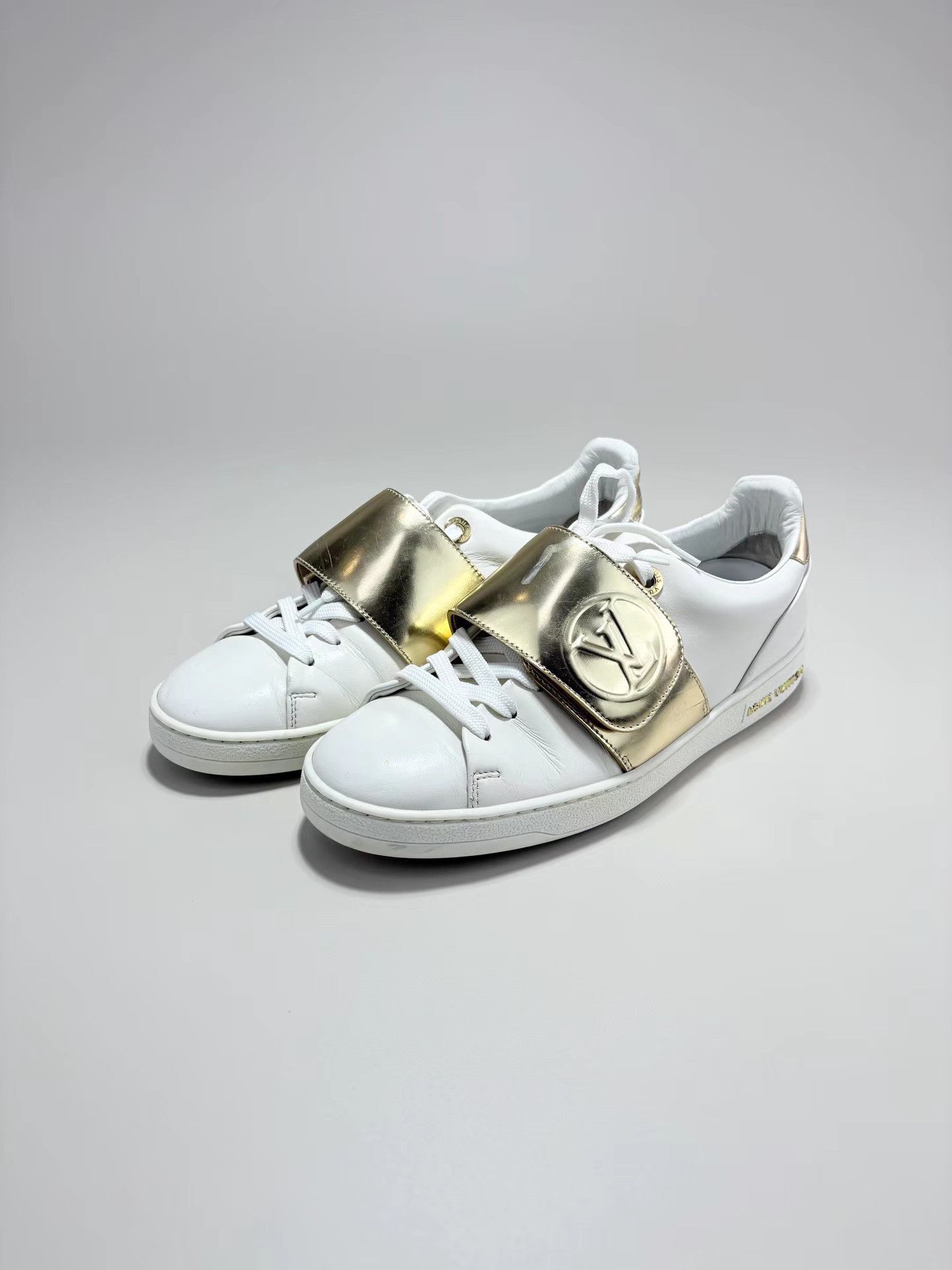 Louis Vuitton LOUIS VUITTON White & Gold Velcro Low-Top Sneakers K1 Size US 6.5 / IT 36.5 - 1 Thumbnail