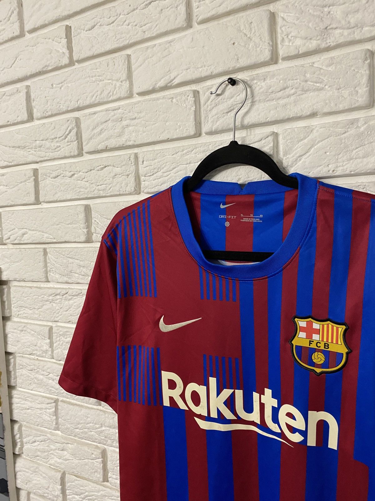 Vintage FC Barcelona Ronaldinho 2022/23 x 2003/04 Nike Home Jersey Size US XL / EU 56 / 4 - 3 Thumbnail