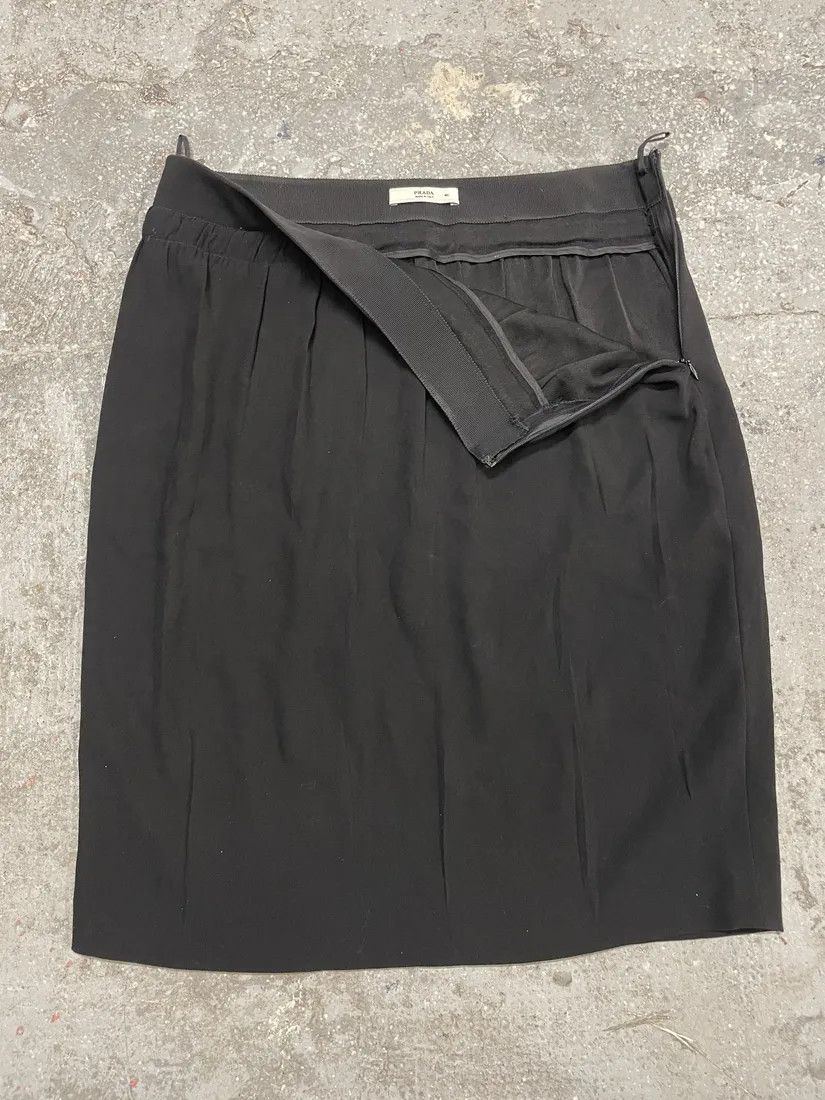 Prada × Vintage 2000s Prada Black Minimalist Skirt Size 27" / US 4 / IT 40 - 4 Thumbnail