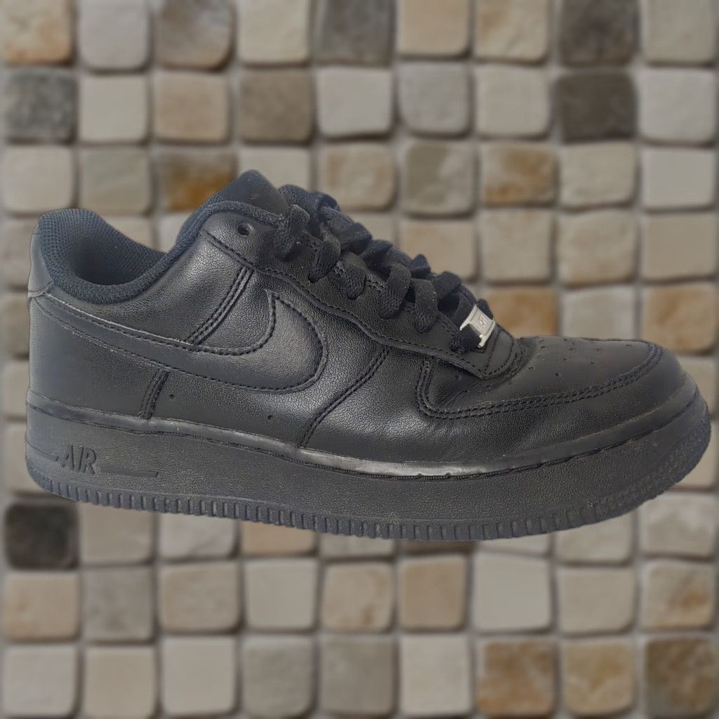 Nike Nike Air Force 1 Shoes Women 7.5 Black Low Top Sneaker Lace Up Athletic Comfort Size M / US 6-8 / IT 42-44 - 1 Thumbnail