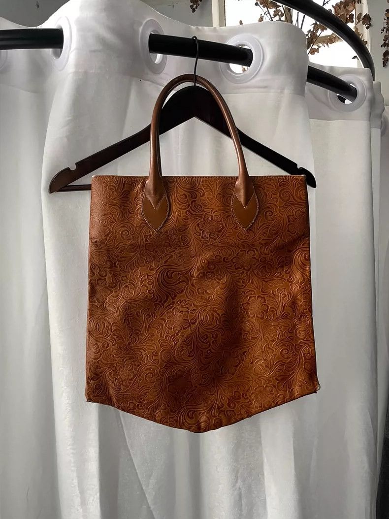 Comme des Garcons Comme des Garçons Medieval leather print tote tote in tan b Size ONE SIZE - 1 Thumbnail