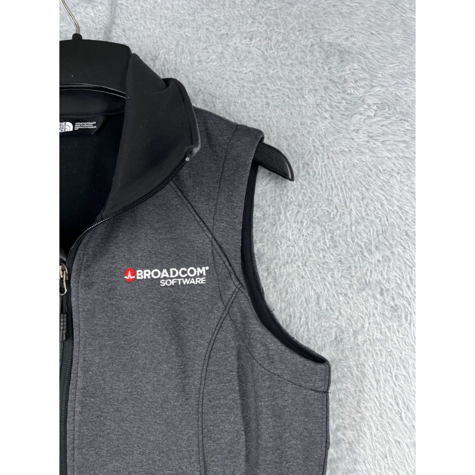 The North Face VINTAGE The North Face Vest Womens Small Gray Full Zip Size S / US 4 / IT 40 - 2 Thumbnail