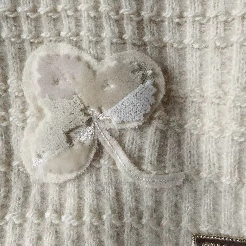 Chanel Chanel Beige Floral Embroidered Knit Sweater. Size US S / EU 44-46 / 1 - 6 Thumbnail