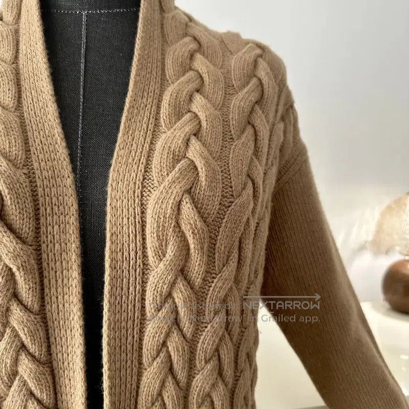 Max Mara MaxMara Beige Women's Cardigan with Braided Knit . Size M / US 6-8 / IT 42-44 - 4 Thumbnail