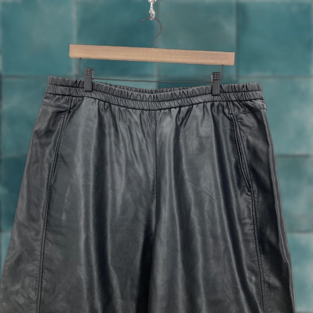 Vintage Pilcro Pants Womens XL Black Faux Leather Cropped Wide-Leg Elastic Waist Pull On Size 40" / US 18 - 1 Thumbnail
