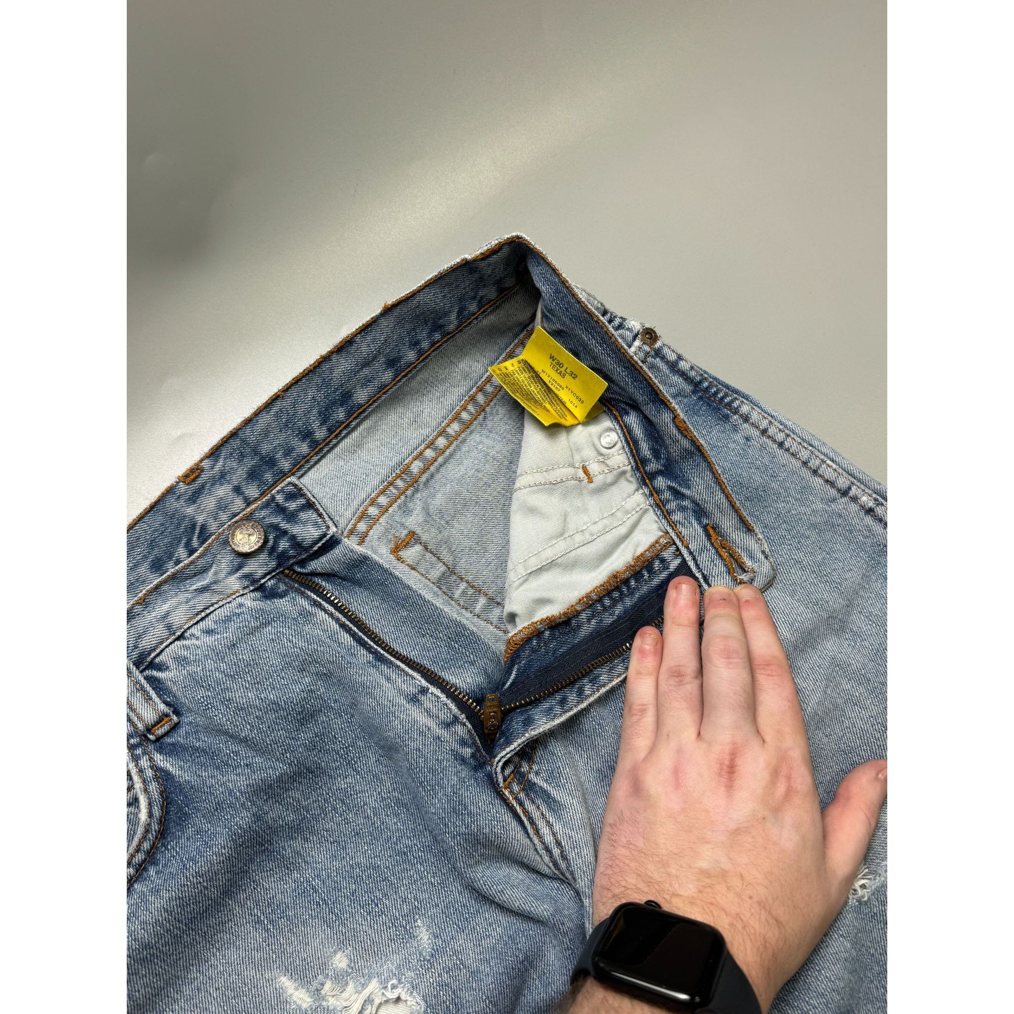 Wrangler Wrangler Texas Light Wash Distressed Denim Jeans (Y1139) Size US 30 / EU 46 - 9 Thumbnail