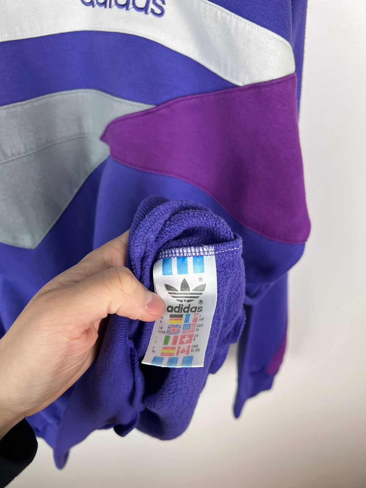Adidas Adidas 90s streetwear vintage sweatshirt size XL Size US XL / EU 56 / 4 - 4 Thumbnail