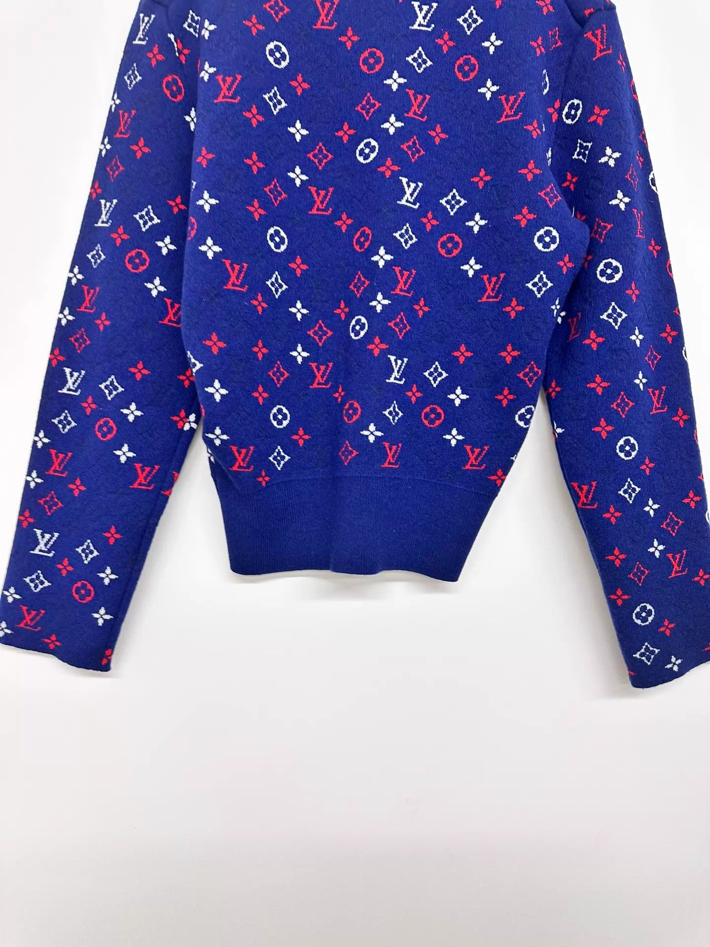 Louis Vuitton LV Allover Print Sweater Size S Size US S / EU 44-46 / 1 - 9 Thumbnail
