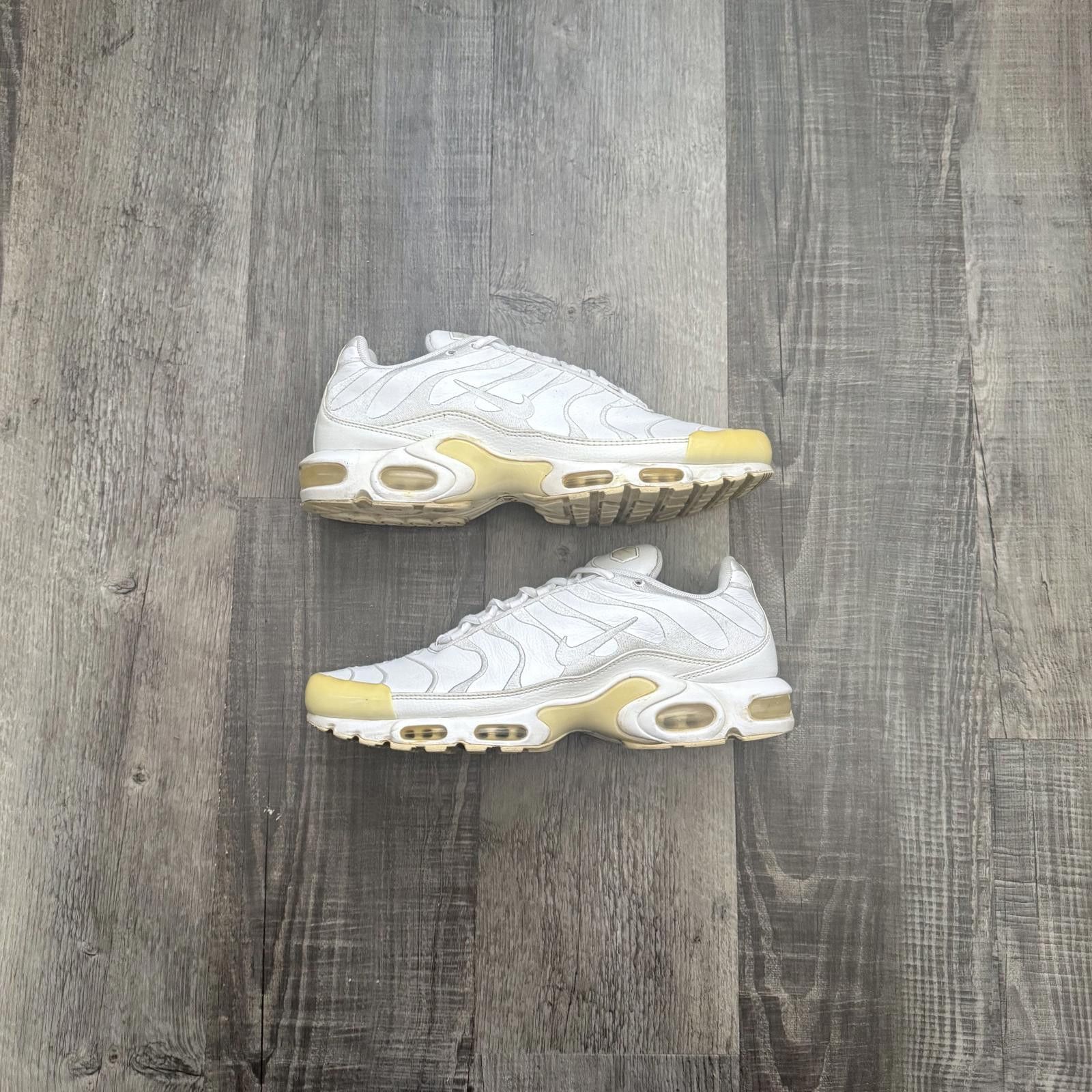 Nike NIKE • Air Max Plus "2018 Triple White" (13M) Size US 13 / EU 46 - 1 Thumbnail