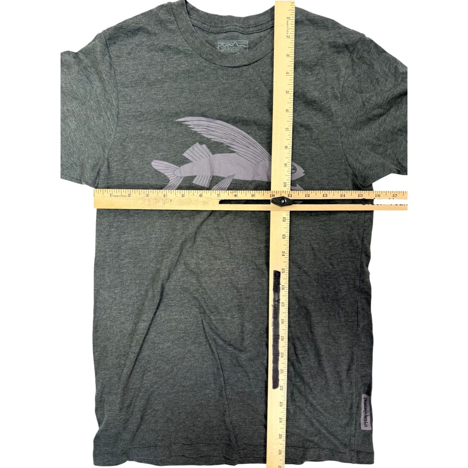 Patagonia Patagonia Men's S Slim Fit T-Shirt Dark Gray Flying Fish Trident Graphic Print Crew Neck Short Sleeve Womens? Size US S / EU 44-46 / 1 - 3 Thumbnail