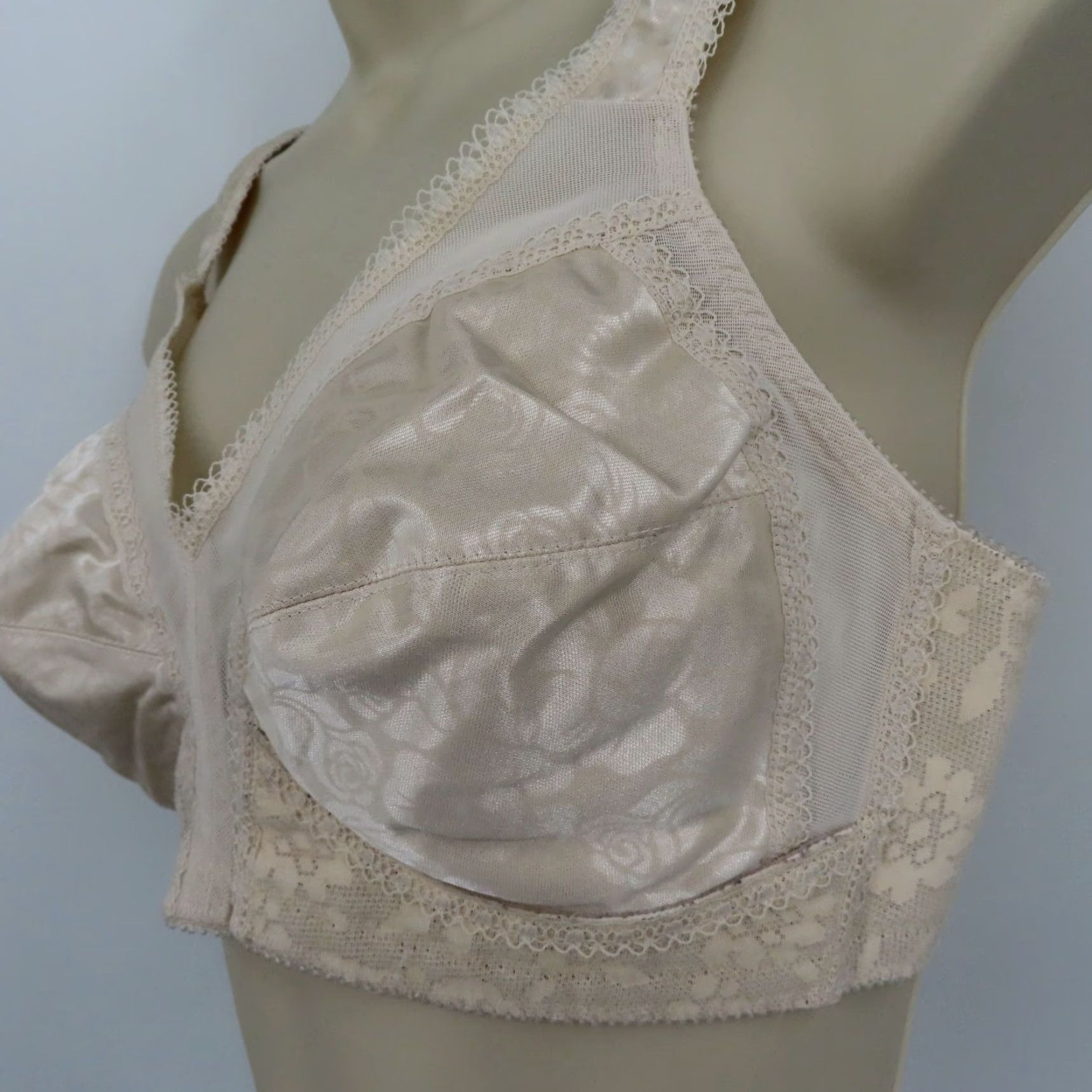 Vintage Underscore Bra 38B Full Coverage Wireless T-Shirt Beige Cream Comfort Strap 4185 Womens Menus? Size ONE SIZE - 4 Thumbnail