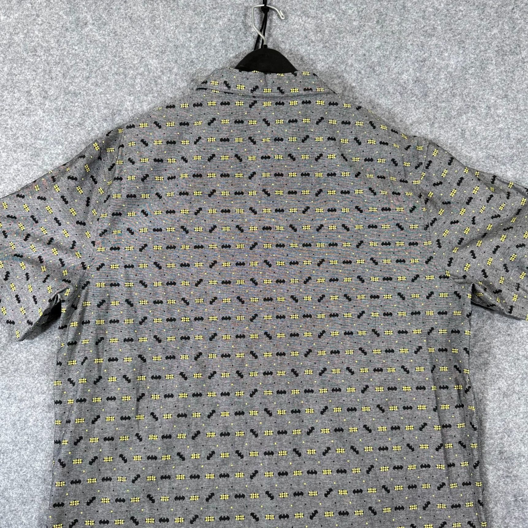Vintage Batman Button-Up Camp Shirt Mens L Gray All Over Print Short Sleeve Pocket Shirt Size US L / EU 52-54 / 3 - 7 Thumbnail