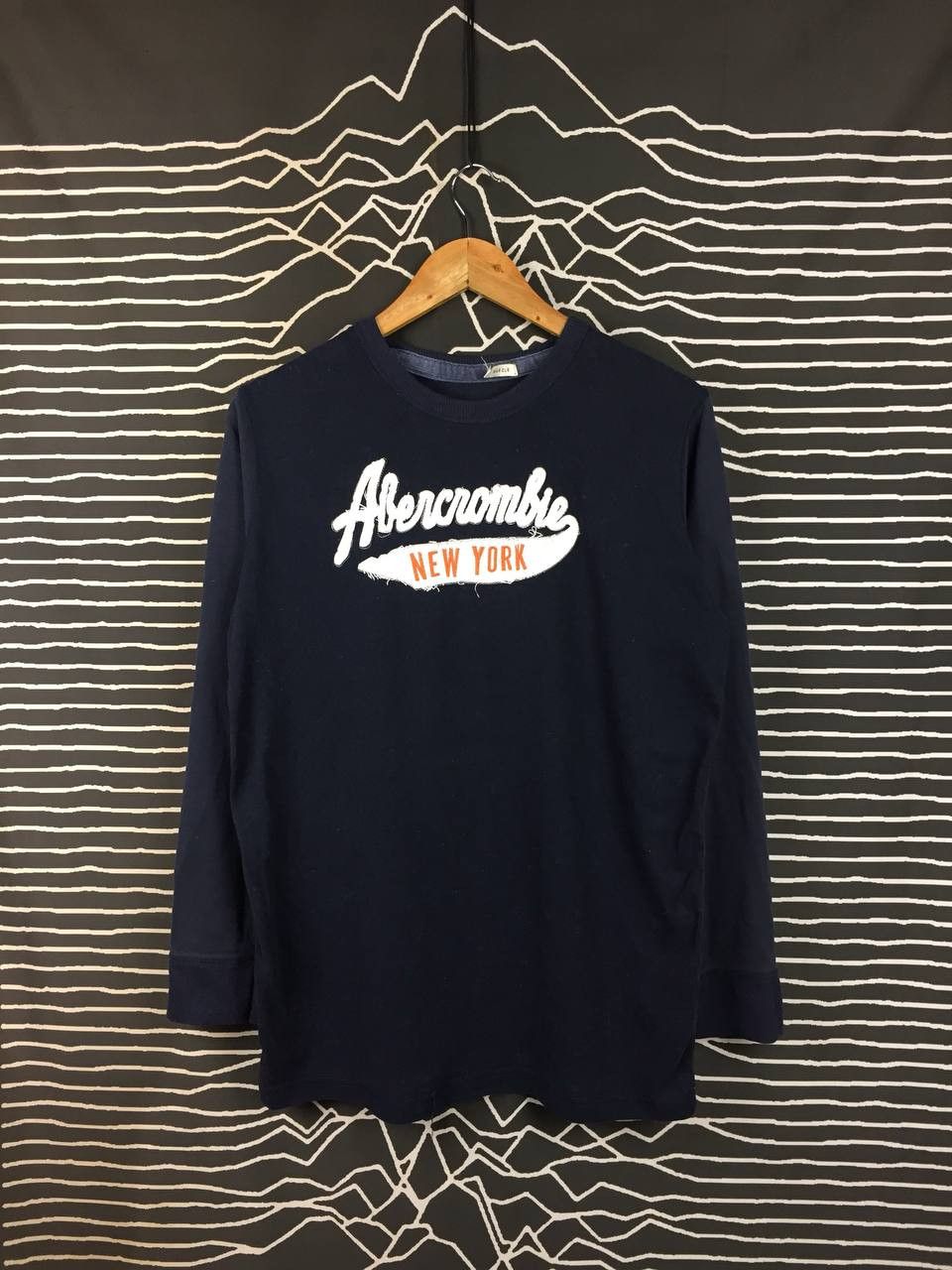 Abercrombie & Fitch Abercrombie & Fitch Embroidered Logo Long Sleeve Tee Size US M / EU 48-50 / 2 - 2 Thumbnail