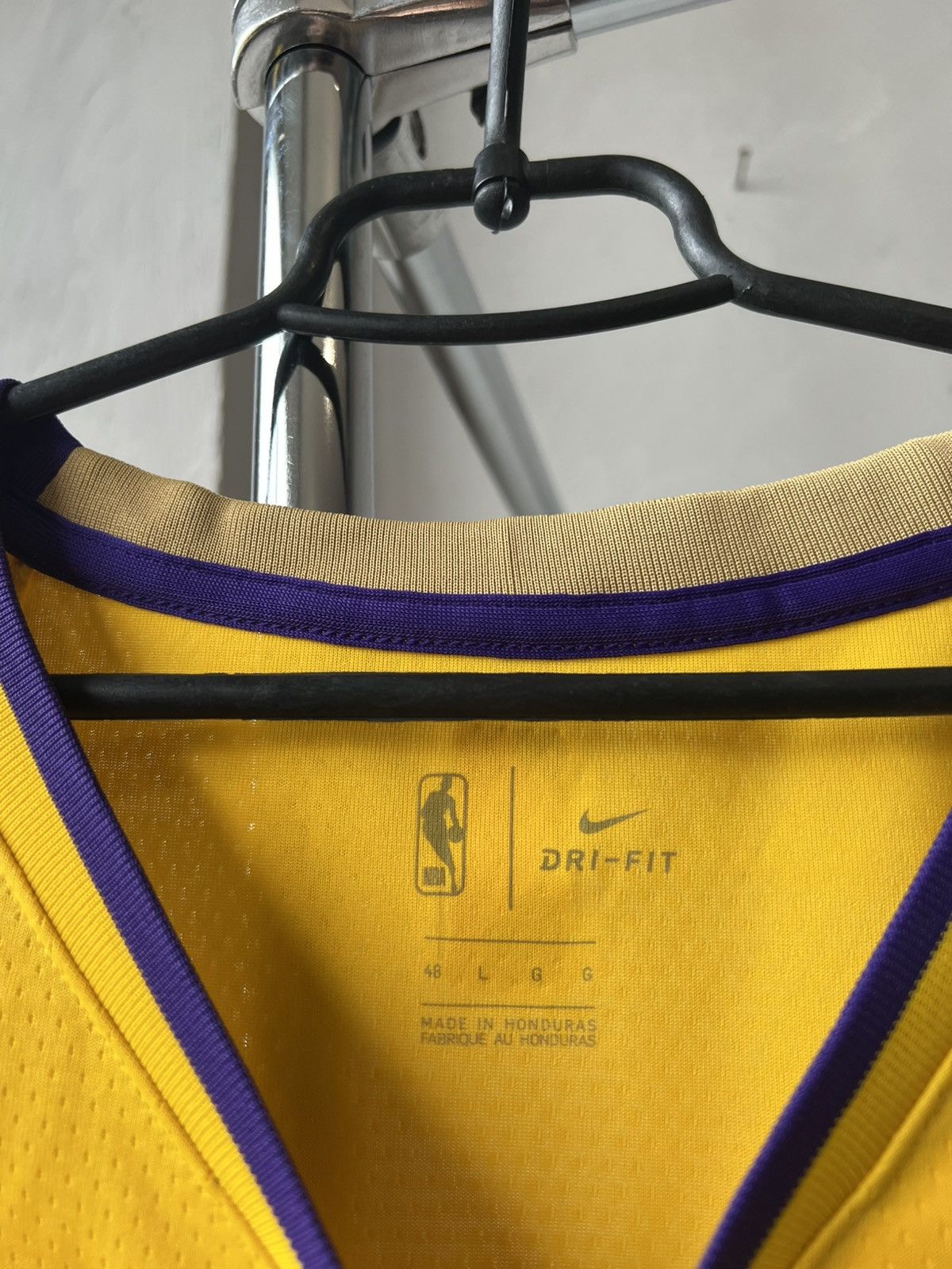 Nike NWT 2019 LOS ANGELES LAKERS NIKE BASKETBALL CITY JERSEY Size US L / EU 52-54 / 3 - 6 Thumbnail