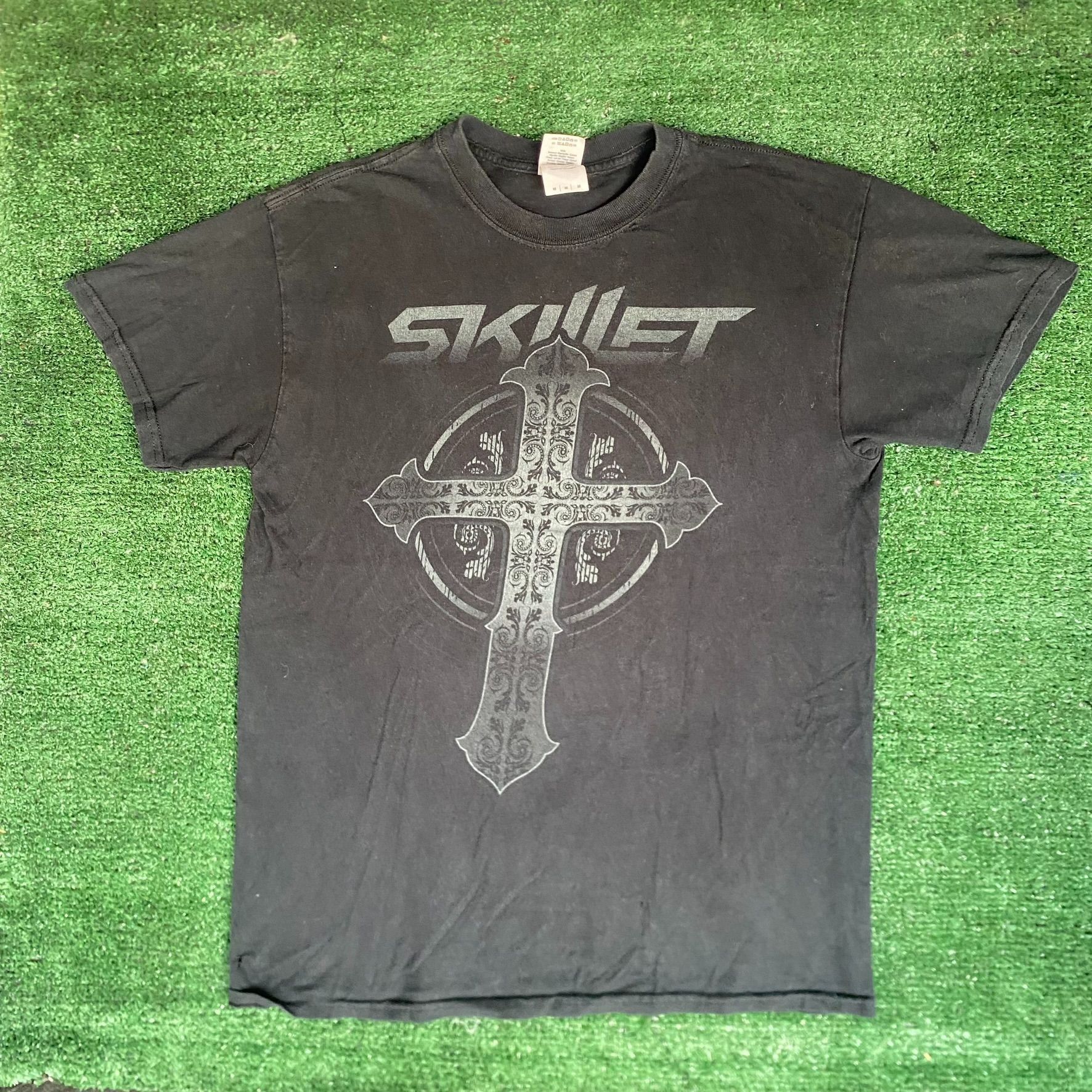 Band Tees Vintage Y2K Skillet Band Shirt Rock Metal Cross Tee Size US M / EU 48-50 / 2 - 1 Thumbnail