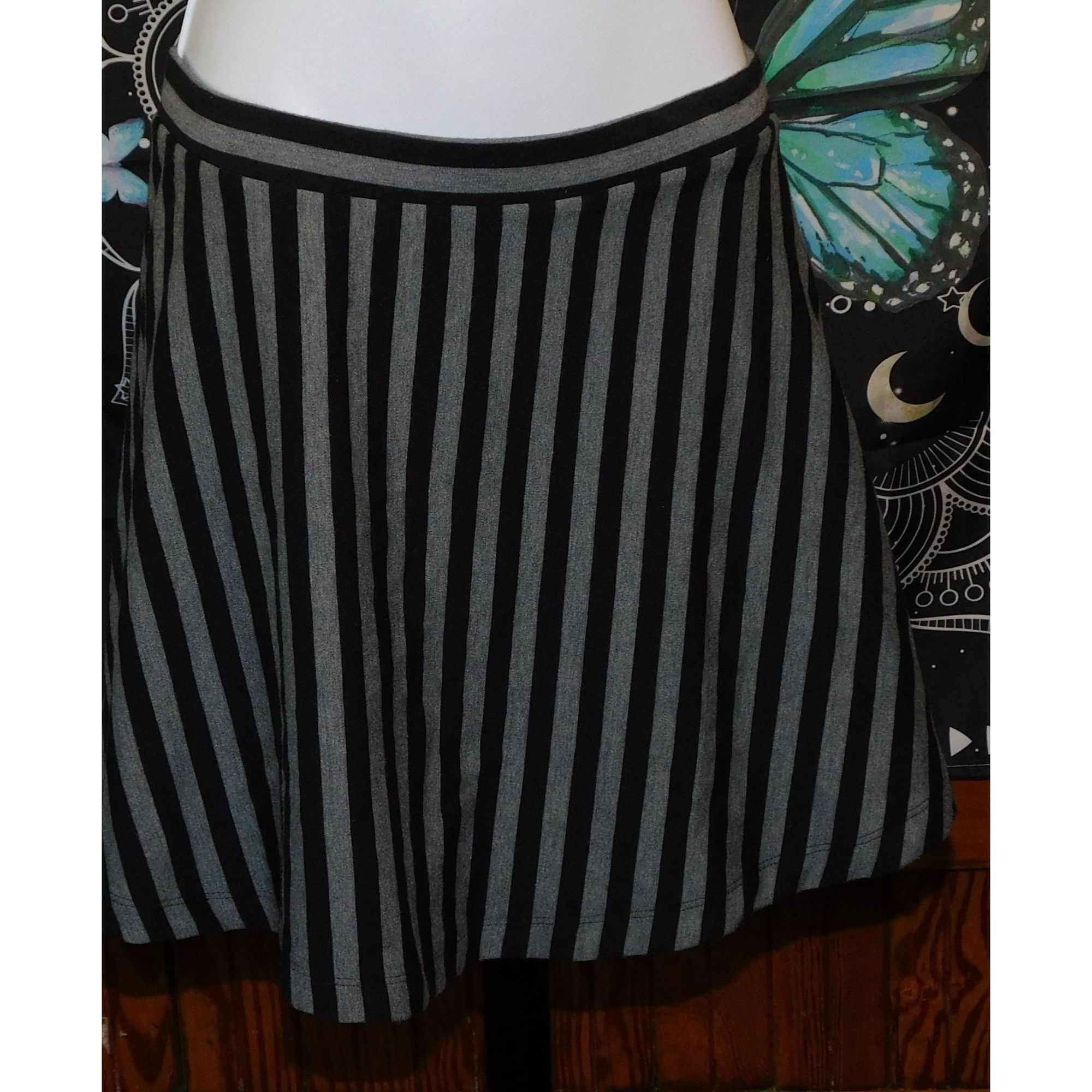 Forever 21 Forever 21 Gothic Black And GreyStriped Skater Skirt Size 28" / US 6 / IT 42 - 2 Thumbnail