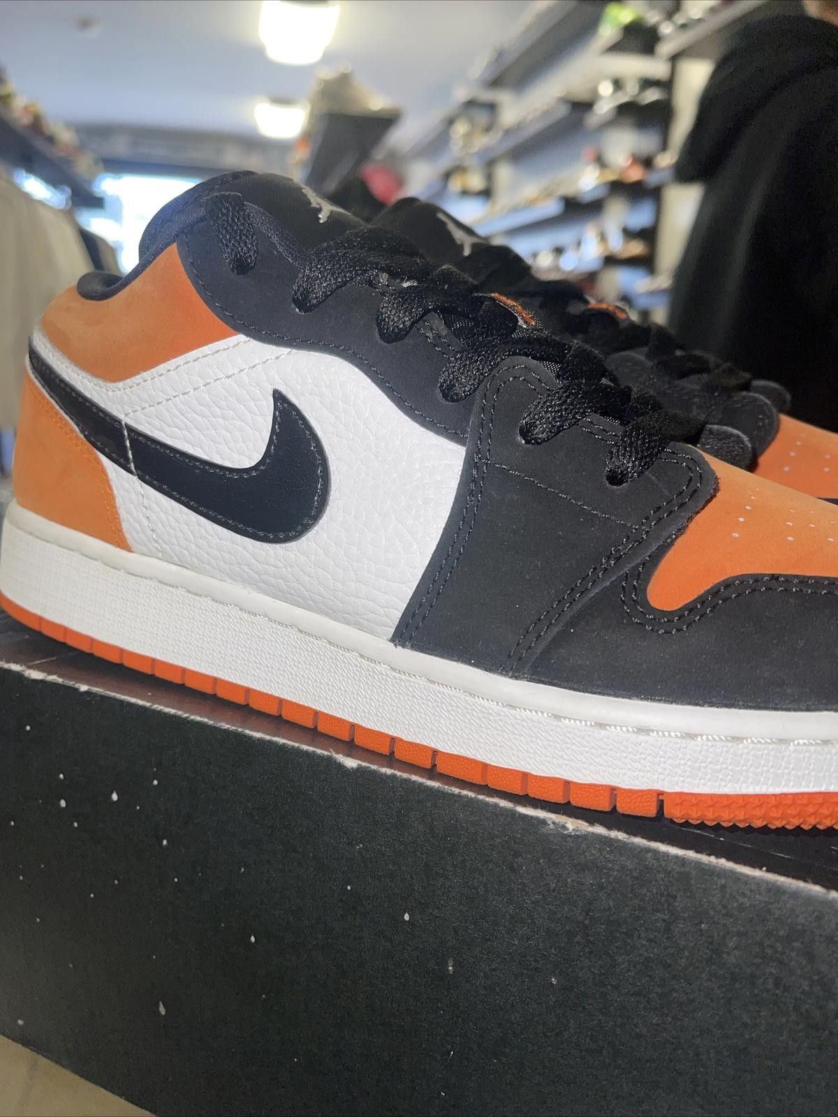 Nike Air Jordan 1 “GS” Shattered Backboard Low Size 7Y 553560 128 Size US 7 / EU 40 - 3 Thumbnail