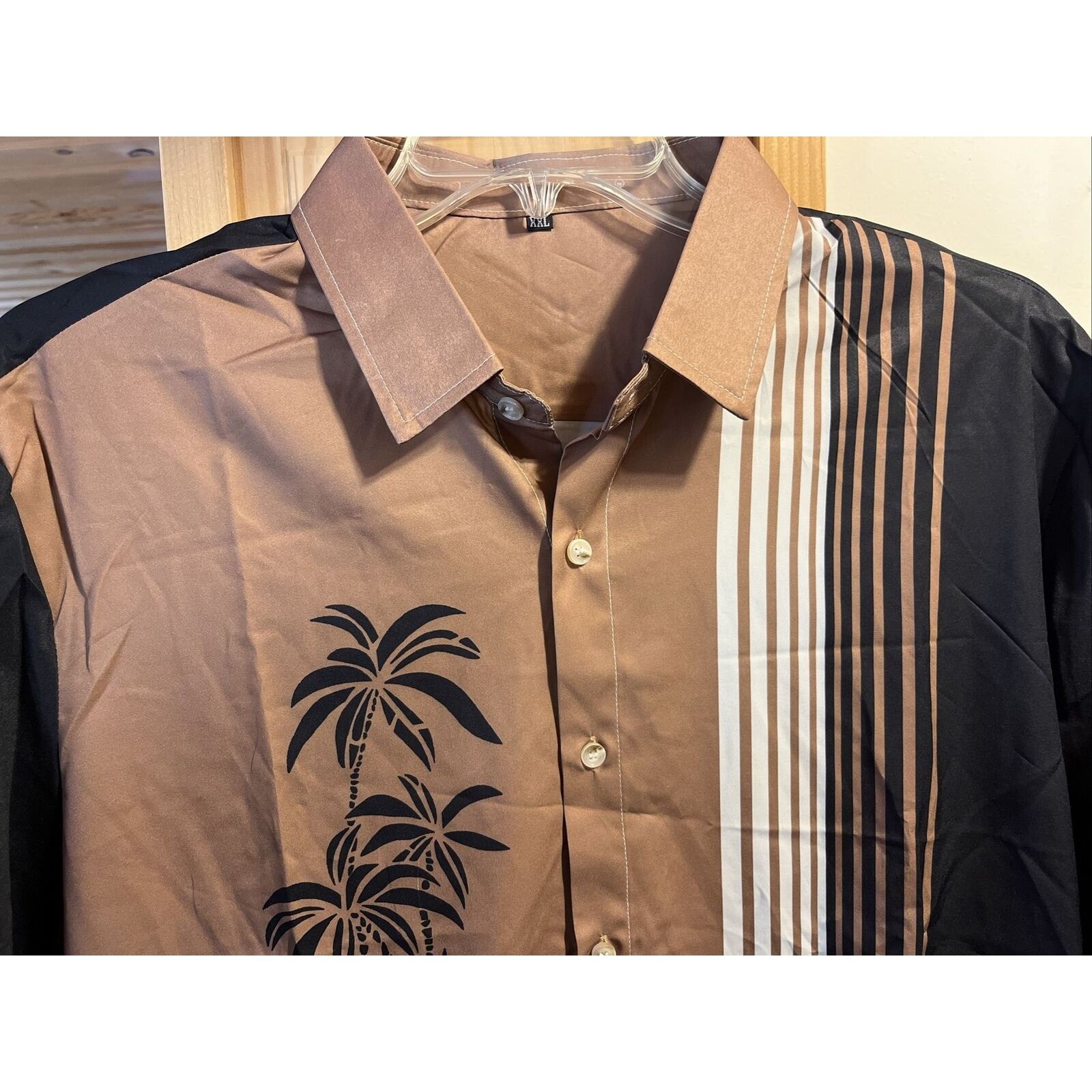 The Unbranded Brand Unbranded Men’s XXL Brown Black SS Polyester Hawaiian Shirt Size US XXL / EU 58 / 5 - 3 Thumbnail