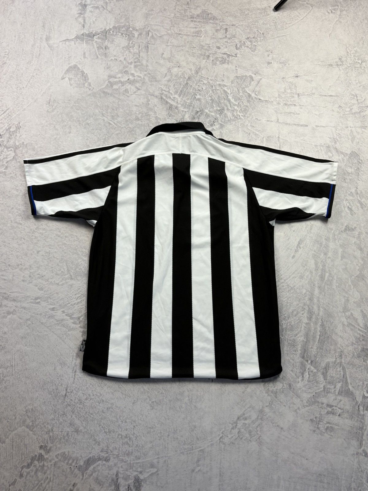 Adidas Newcastle United 03/05 Football Jersey retro premier League Size US M / EU 48-50 / 2 - 15 Thumbnail