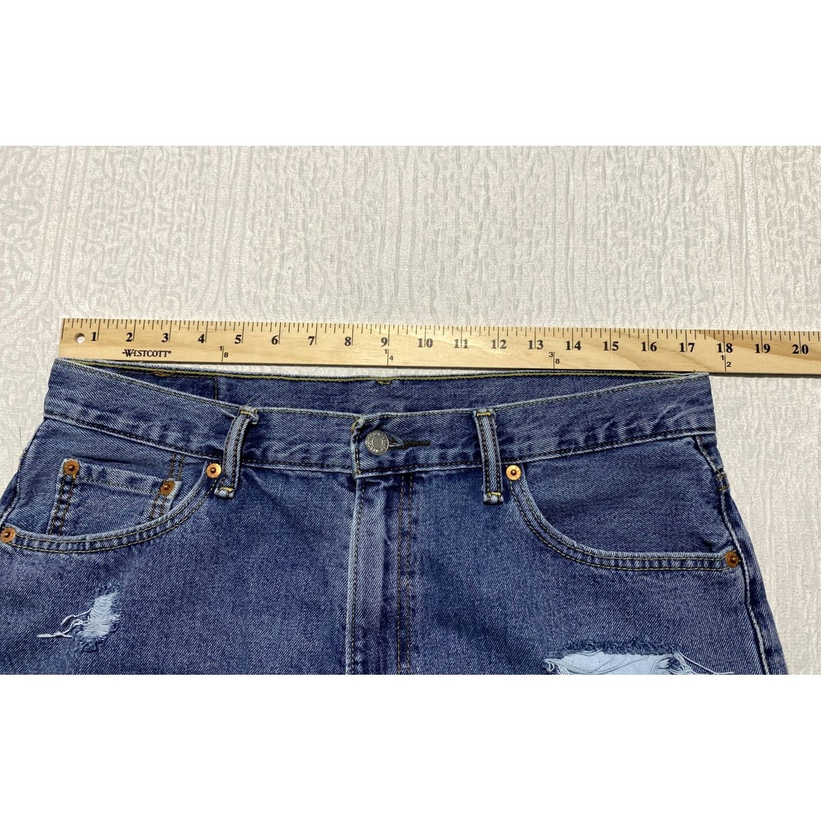 Levi's VINTAGE Levi's 501 Shorts Mens 34 Blue Distressed Raw Hem Denim Ripped Grunge Cutoff Jort Size US 34 / EU 50 - 3 Thumbnail