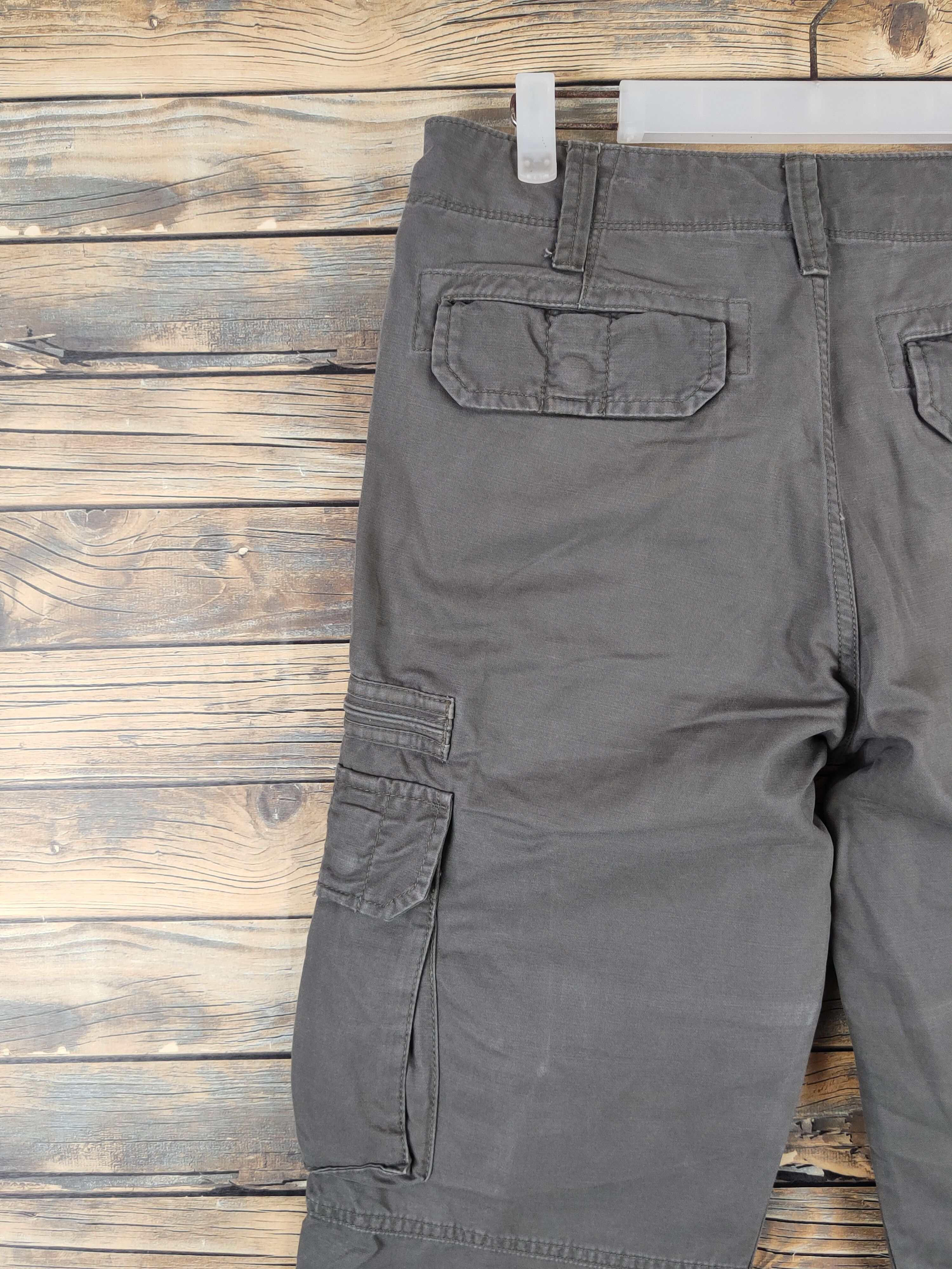 Japanese Brand Uniqlo Olive Multipocket Tactical Cargo Pants #W1049 Size US 31 - 8 Thumbnail
