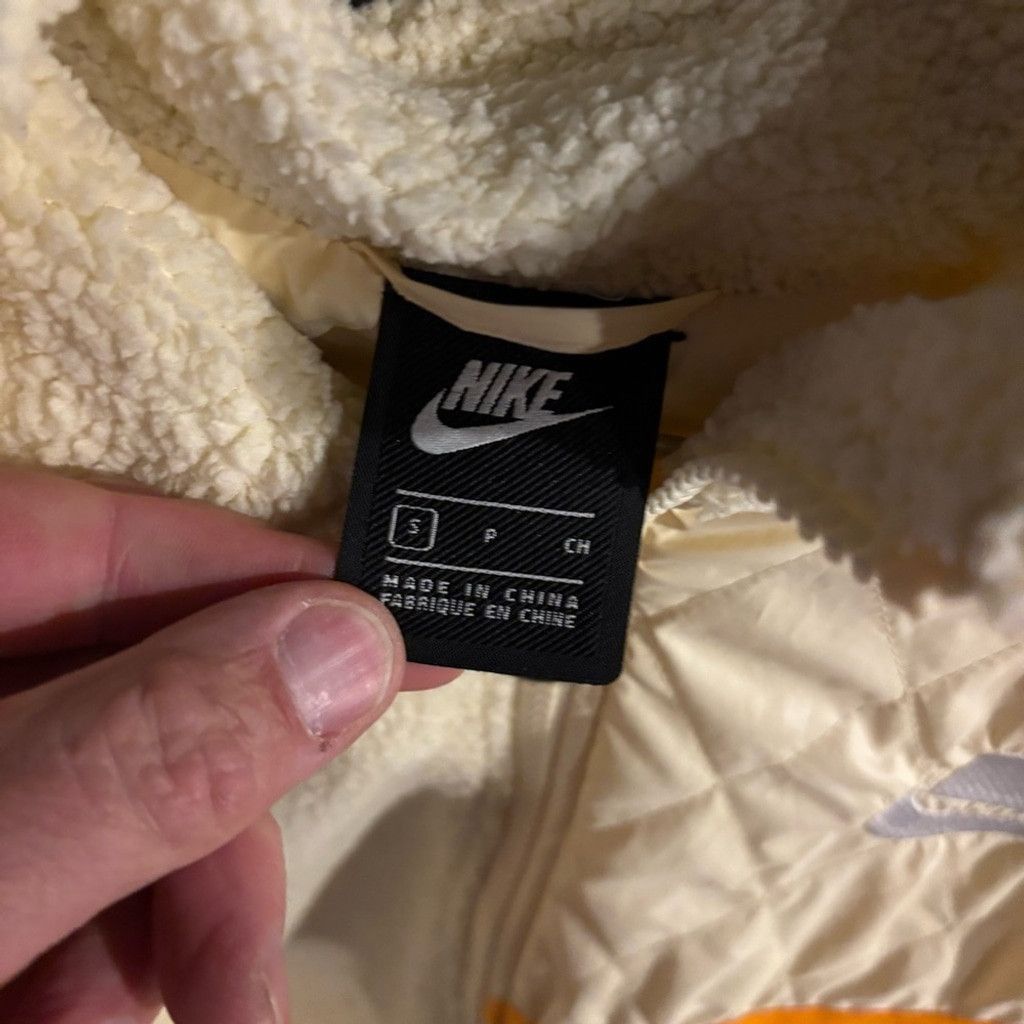 Nike Women’s Nike Cream Quilted Jacket with Stripes Size S / US 4 / IT 40 - 6 Thumbnail