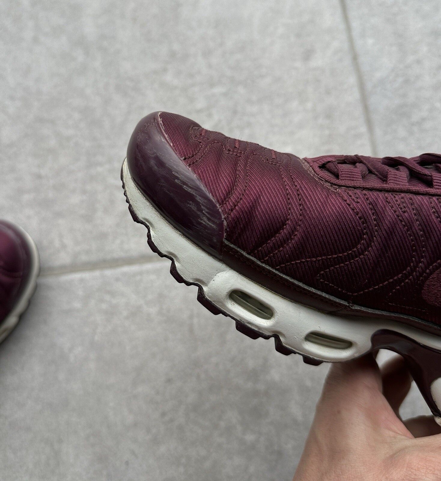 Nike Womens AIR MAX PLUS SE Metallic Mahogany Trainers Size US 7.5 / IT 37.5 - 10 Thumbnail