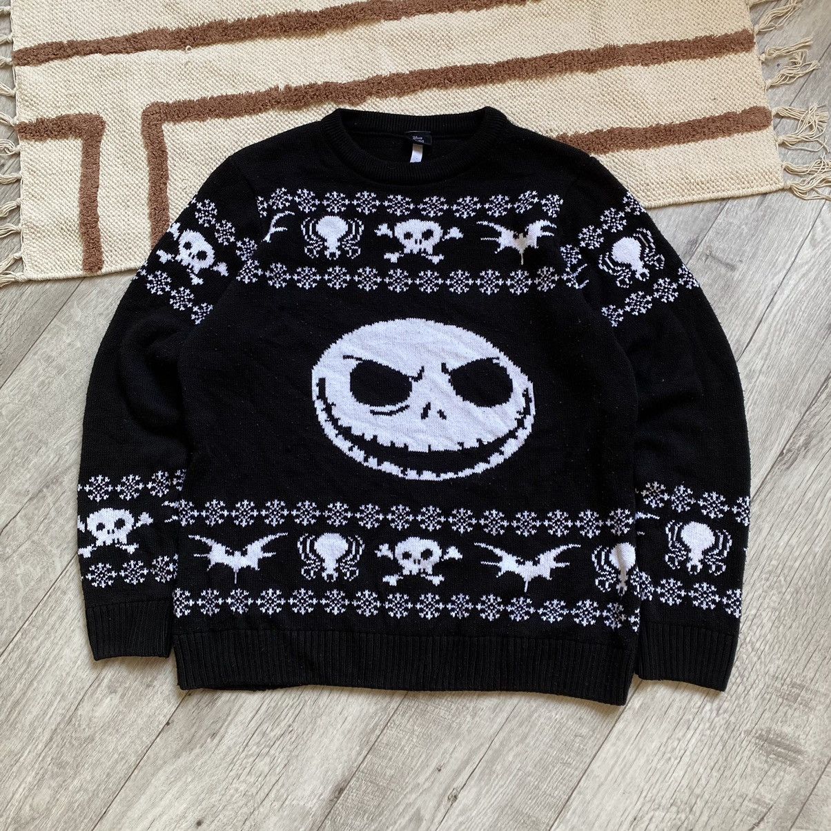 Disney DISNEY THE NIGHTMARE BEFORE CHRISTMAS SKULL KNITTED SWEATER Size US M / EU 48-50 / 2 - 1 Thumbnail