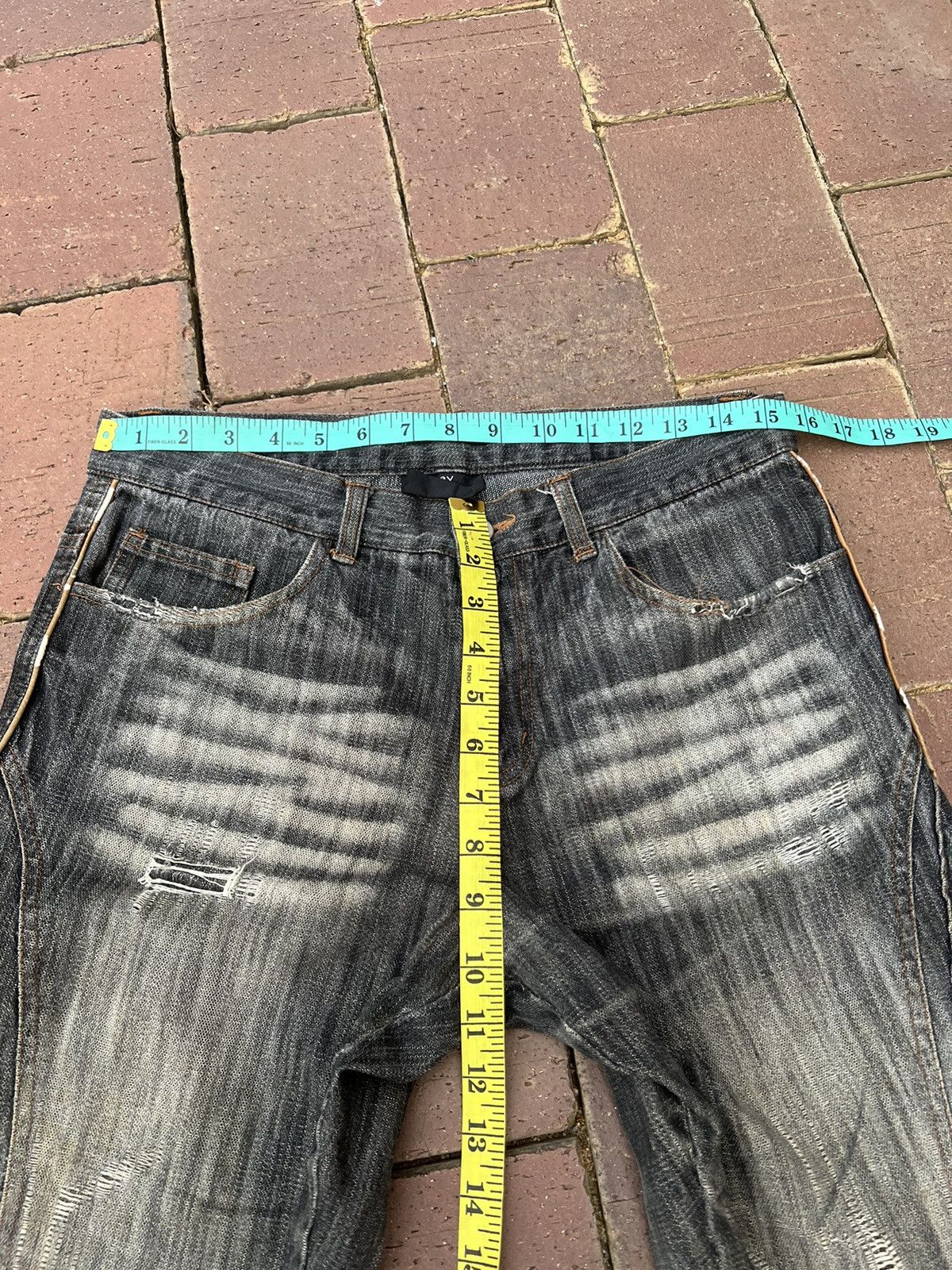 Japanese Brand LAV DISTRESSED JEANS VERY RARE Size US 31 - 16 Thumbnail