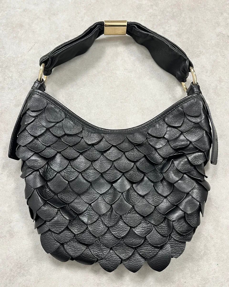 Yves Saint Laurent Yves Saint Laurent Black Leather Fishscale Hobo Shoulder Bag Size ONE SIZE - 8 Thumbnail