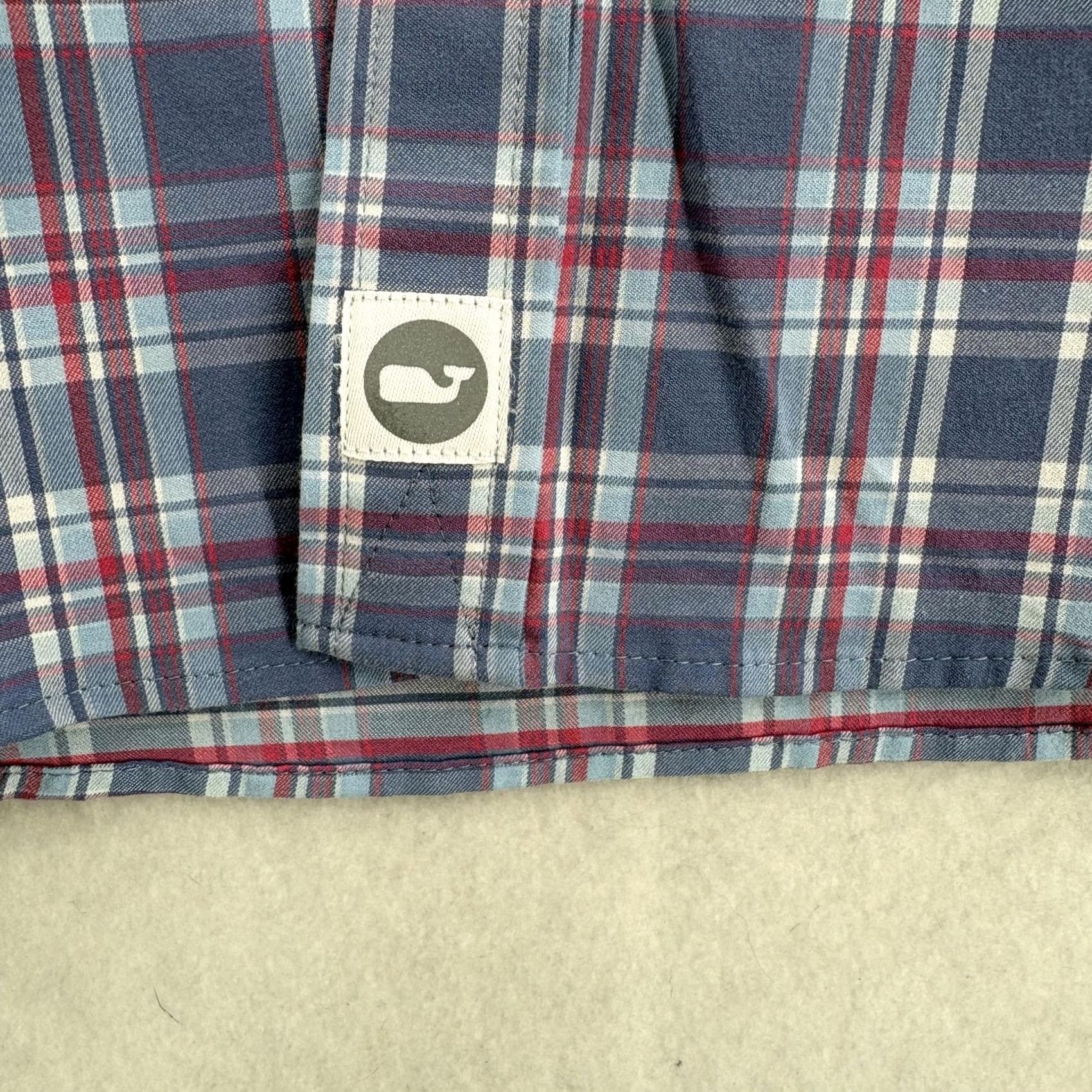 Vineyard Vines Vineyard Vines Murray Shirt Mens L Blue Plaid Long Sleeve Button-Up Chest Pockets Casual 90s Theme not provided Size US L / EU 52-54 / 3 - 5 Thumbnail