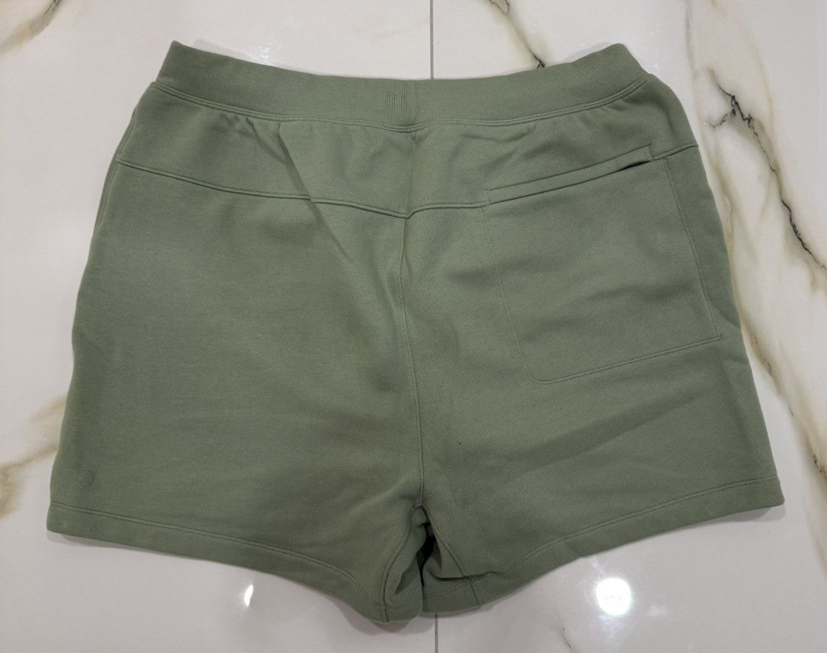 Lululemon Lululemon Sweat Shorts Green Size Large Size US 34 / EU 50 - 4 Thumbnail