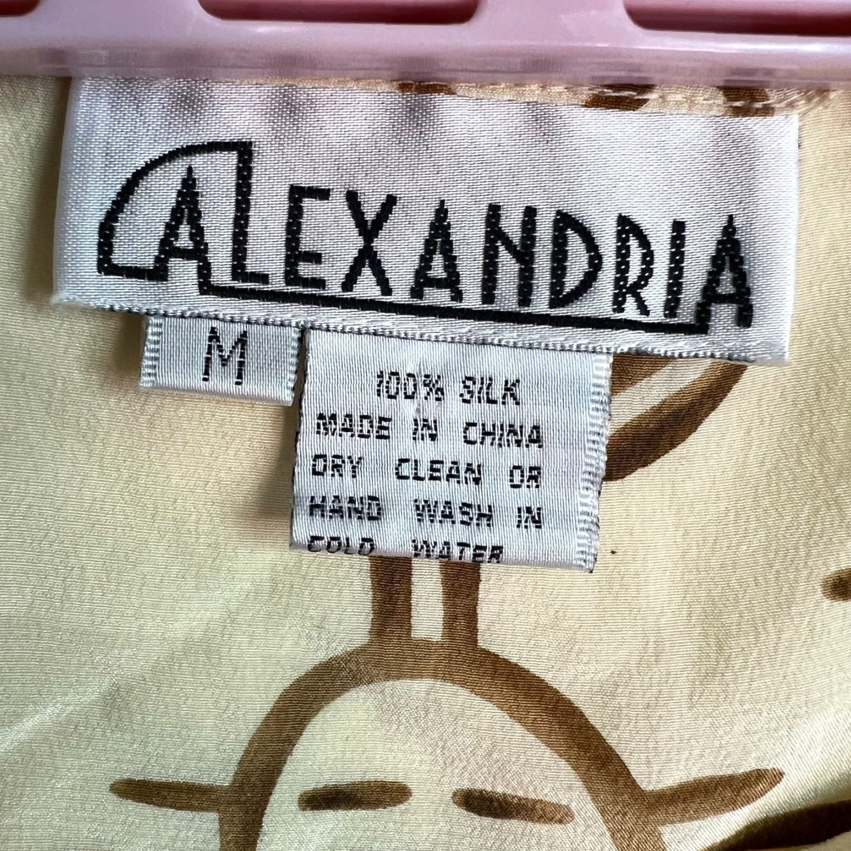 Vintage Alexandria Blouse Womens Size M Ivory Silk Dolman Sleeve Hieroglyphic Ethnic Print Size M / US 6-8 / IT 42-44 - 4 Thumbnail