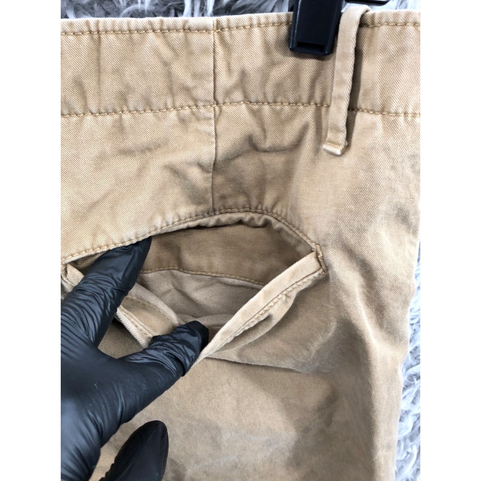 Gap Gap Lived-In Shorts Mens Size 34 Mid Rise Medium Wash Beige Bermuda, 5-Pocket, Belt Loops, Cotton Blend, Regular Fit, Casual, Gap, Men Size US 34 / EU 50 - 6 Thumbnail