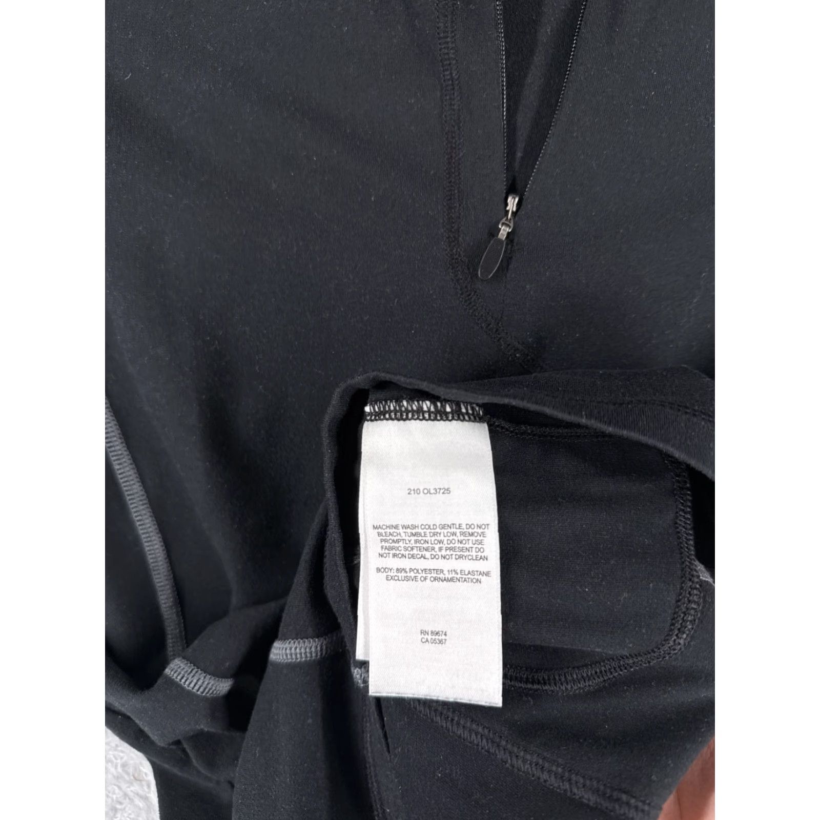 Mountain Hardwear Mountain Hardwear Sweater Womens Extra Small Black 1/4 Zip Thumbholes Polyester Size XS / US 0-2 / IT 36-38 - 7 Thumbnail