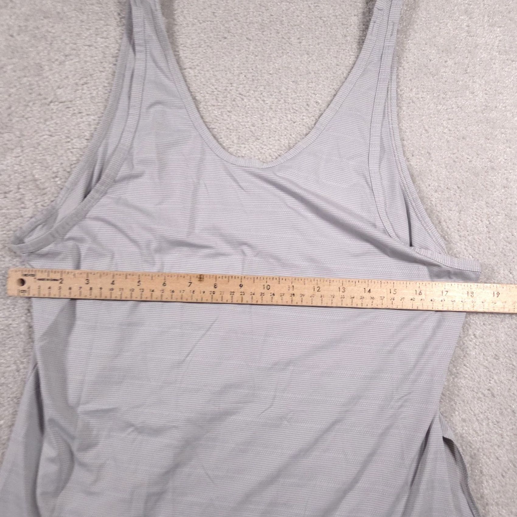 Athleta Athleta Tank Top Womens Large Gray Adjustable Strap Lightweight Performance Sportswear Tank Yoga Gym Running | Womens | L | Gray Size L / US 10 / IT 46 - 5 Thumbnail