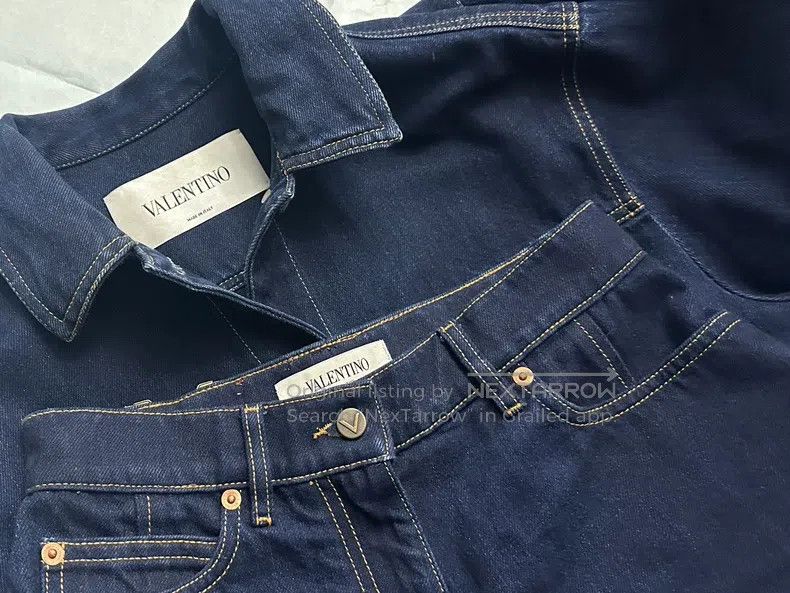 Valentino Valentino A cropped denim jacket with a dropped shoulder s Size M / US 6-8 / IT 42-44 - 4 Thumbnail