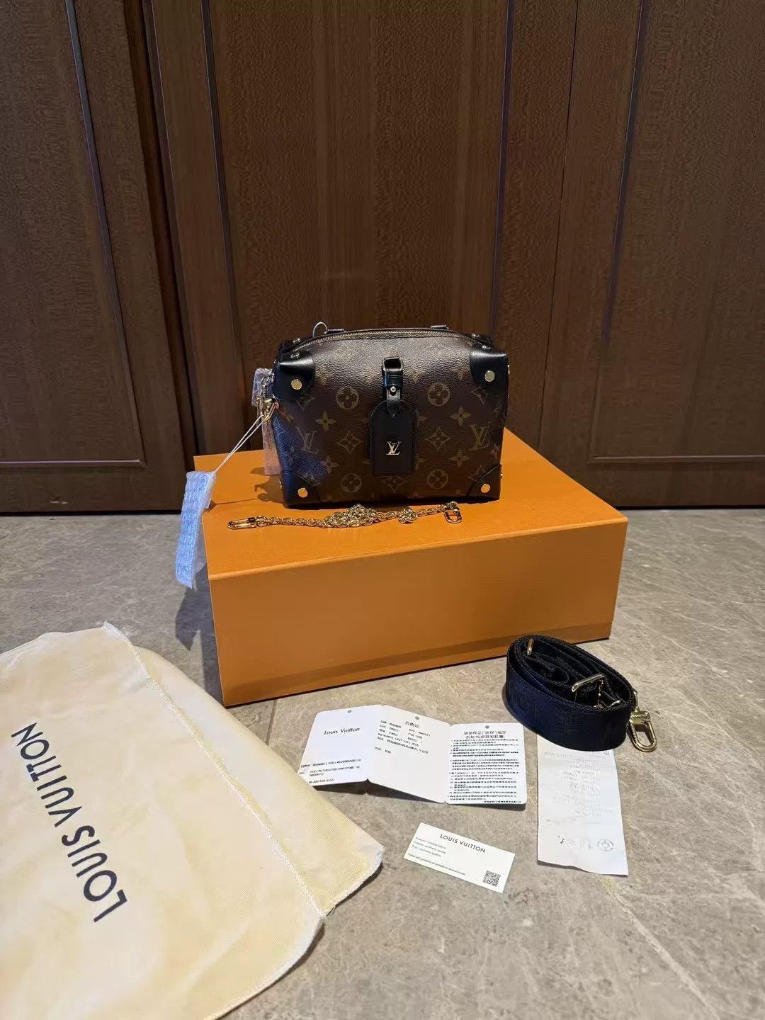Louis Vuitton Louis Vuitton Shoulder Bag M Women Size ONE SIZE - 1 Thumbnail