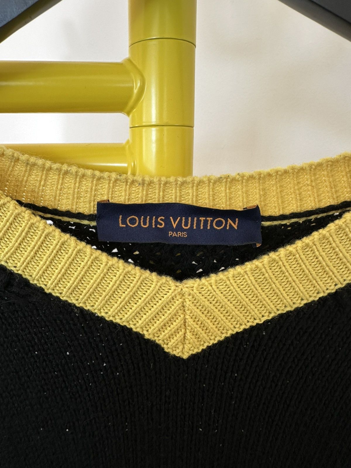 Louis Vuitton Louis Vuitton 2022 Intarsia Football Pullover Size US L / EU 52-54 / 3 - 5 Thumbnail